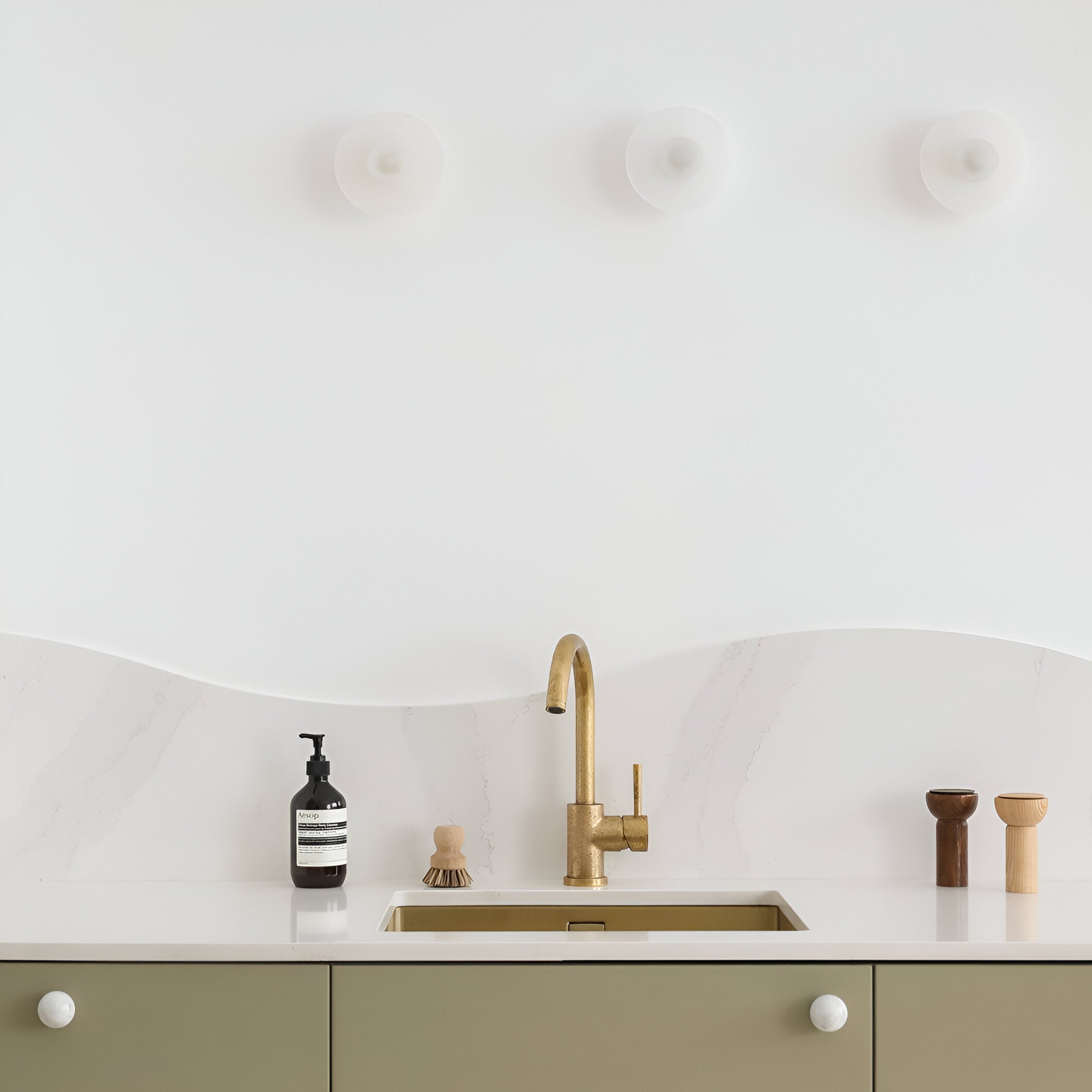 Aplica de perete tip halo, în stil minimalist nordic | Ormexis