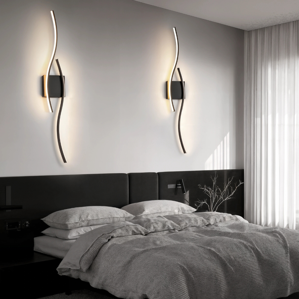 Norlux černá vnitřní nástěnná lampa s moderním designem