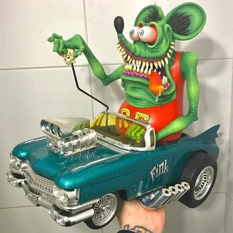 Ormexis Rat Fink sběratelská hračka s ručně vyráběnými detaily pro halloweenskou dekoraci vintage Americana