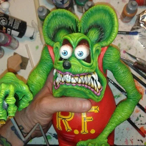 Ormexis Rat Fink sběratelská hračka s ručně vyráběnými detaily pro halloweenskou dekoraci vintage Americana