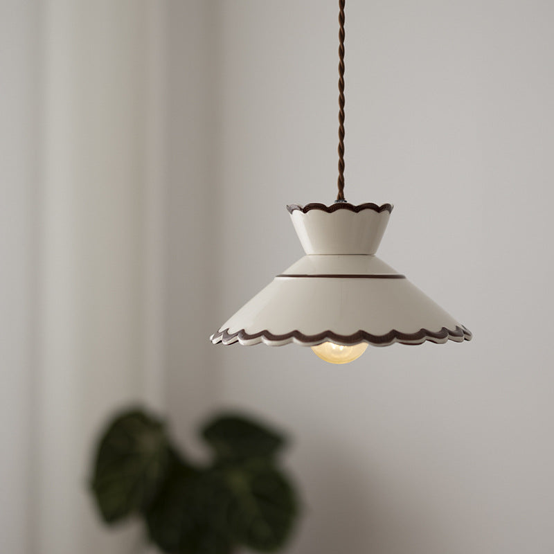 Pendelleuchte im Landhausstil mit Muschelrand | Ormexis