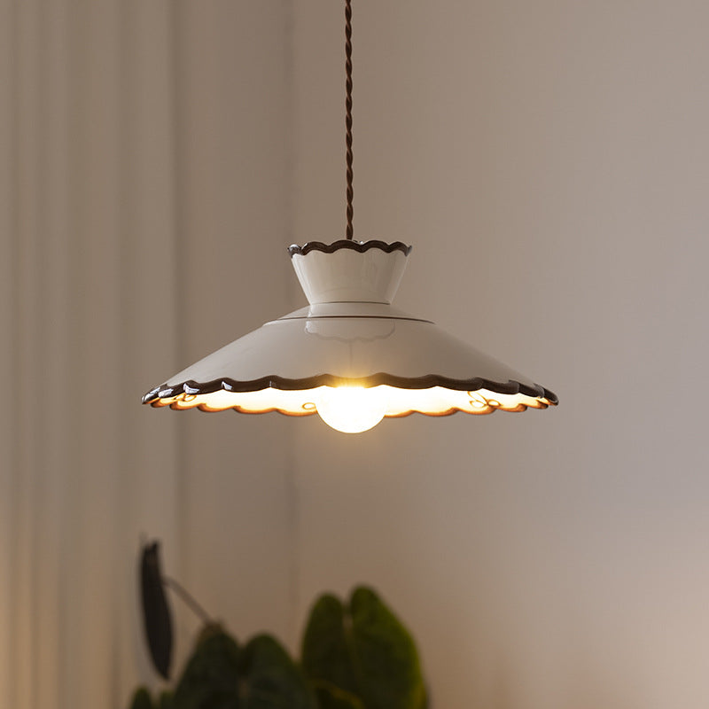Pendelleuchte im Landhausstil mit Muschelrand | Ormexis