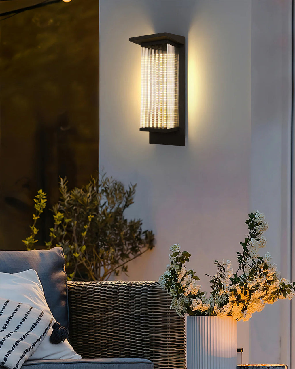Urban Luxe Outdoor Wall Sconce | Ormexis