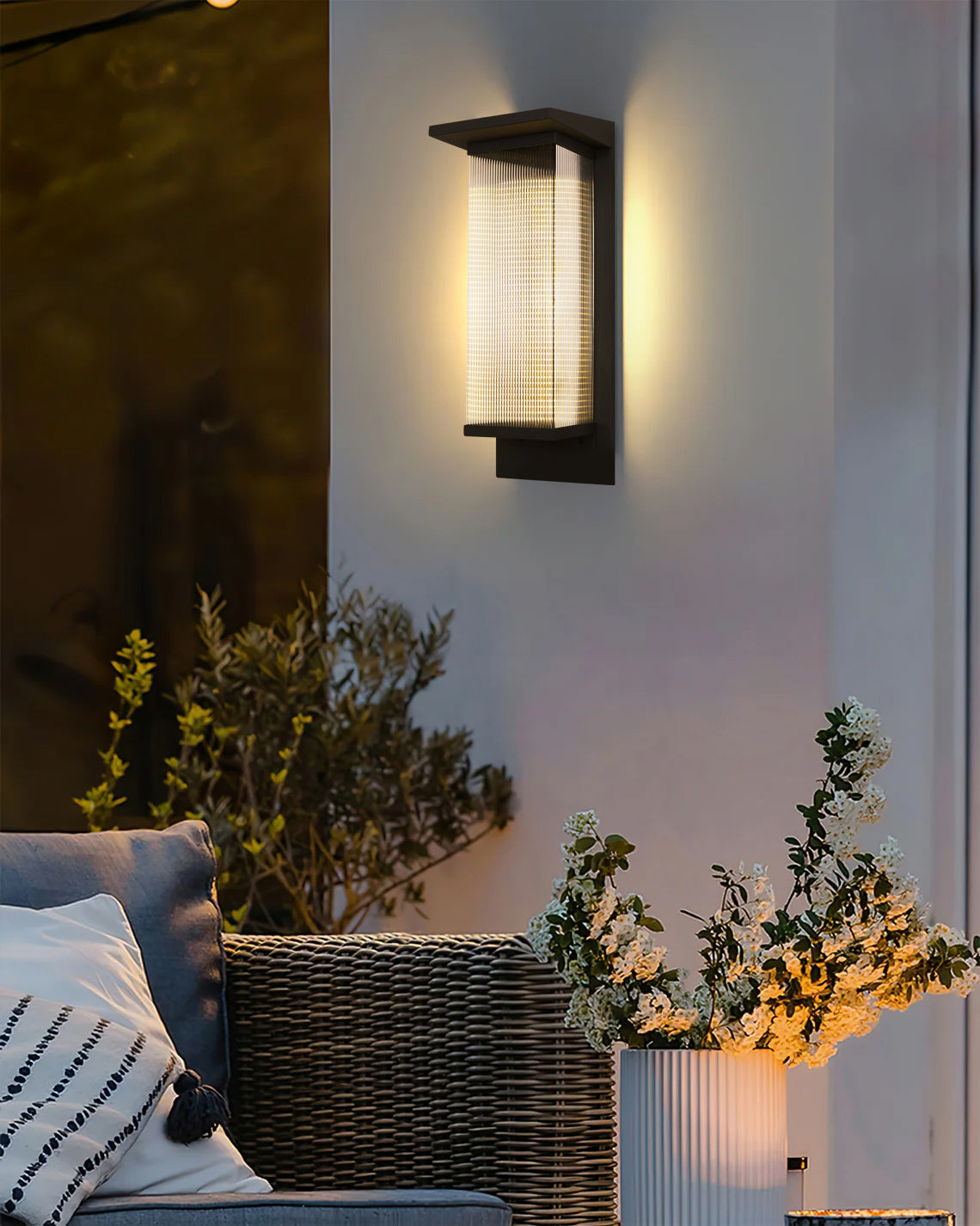 Urban Luxe Outdoor Wall Sconce | Ormexis