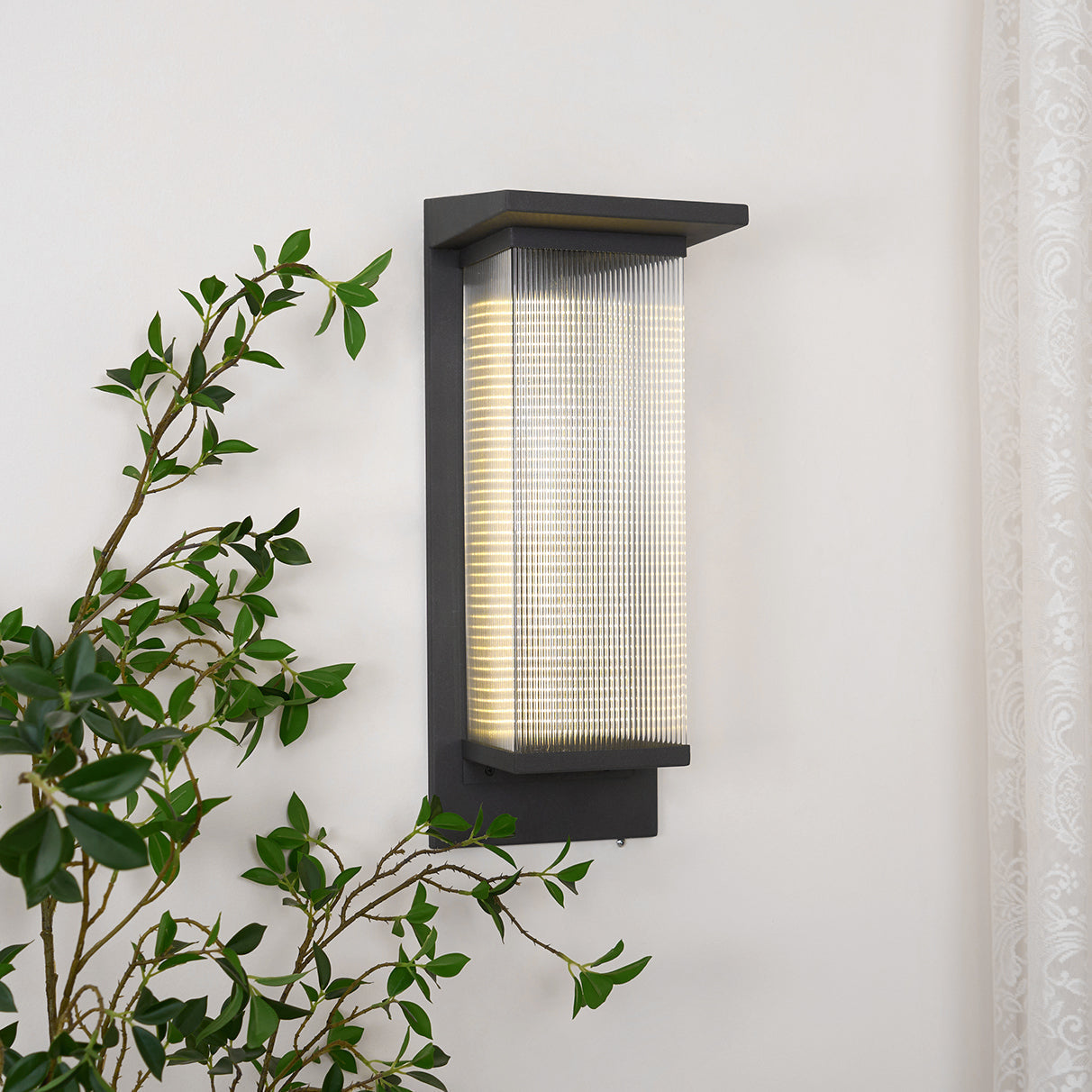 Urban Luxe Outdoor Wall Sconce | Ormexis