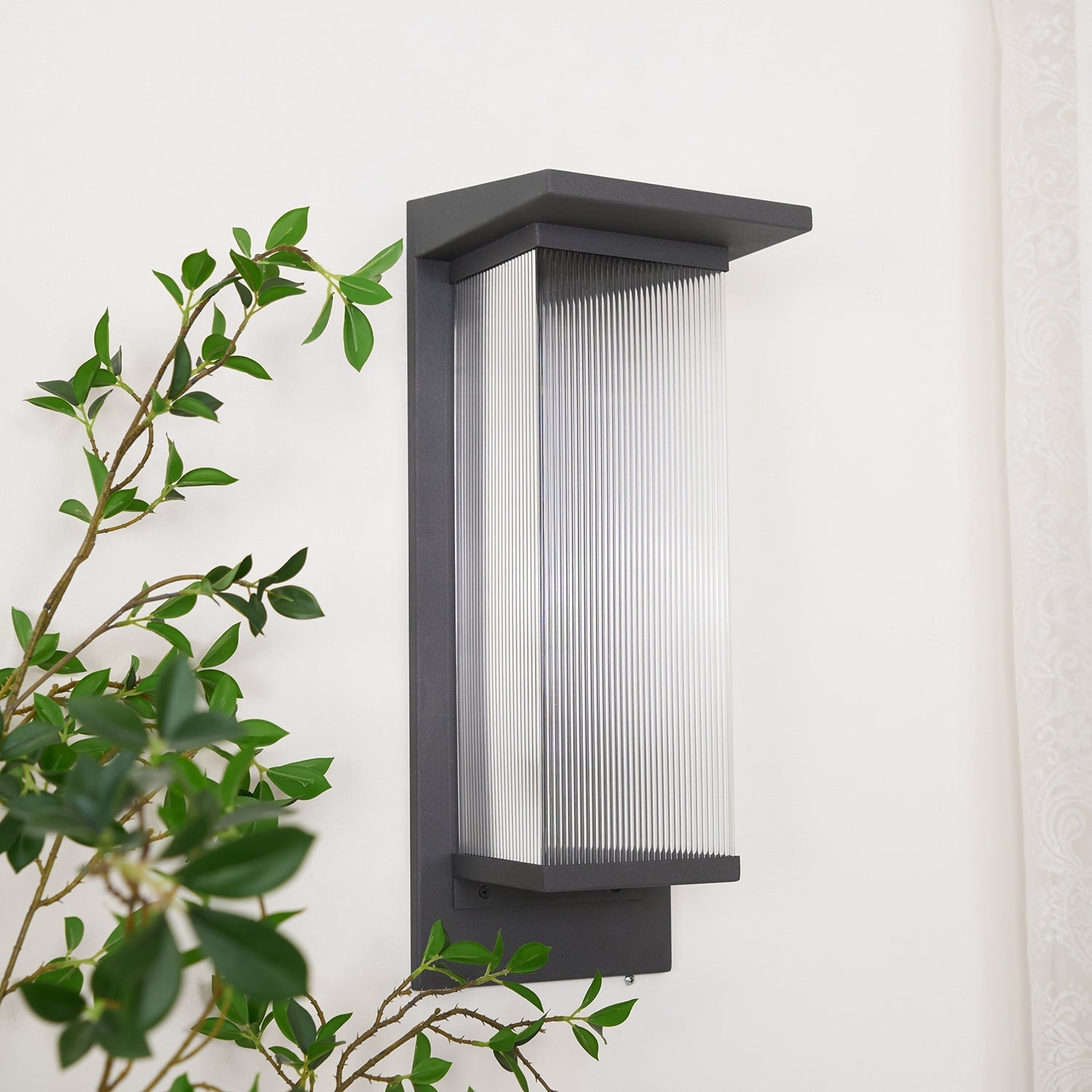 Urban Luxe Outdoor Wall Sconce | Ormexis