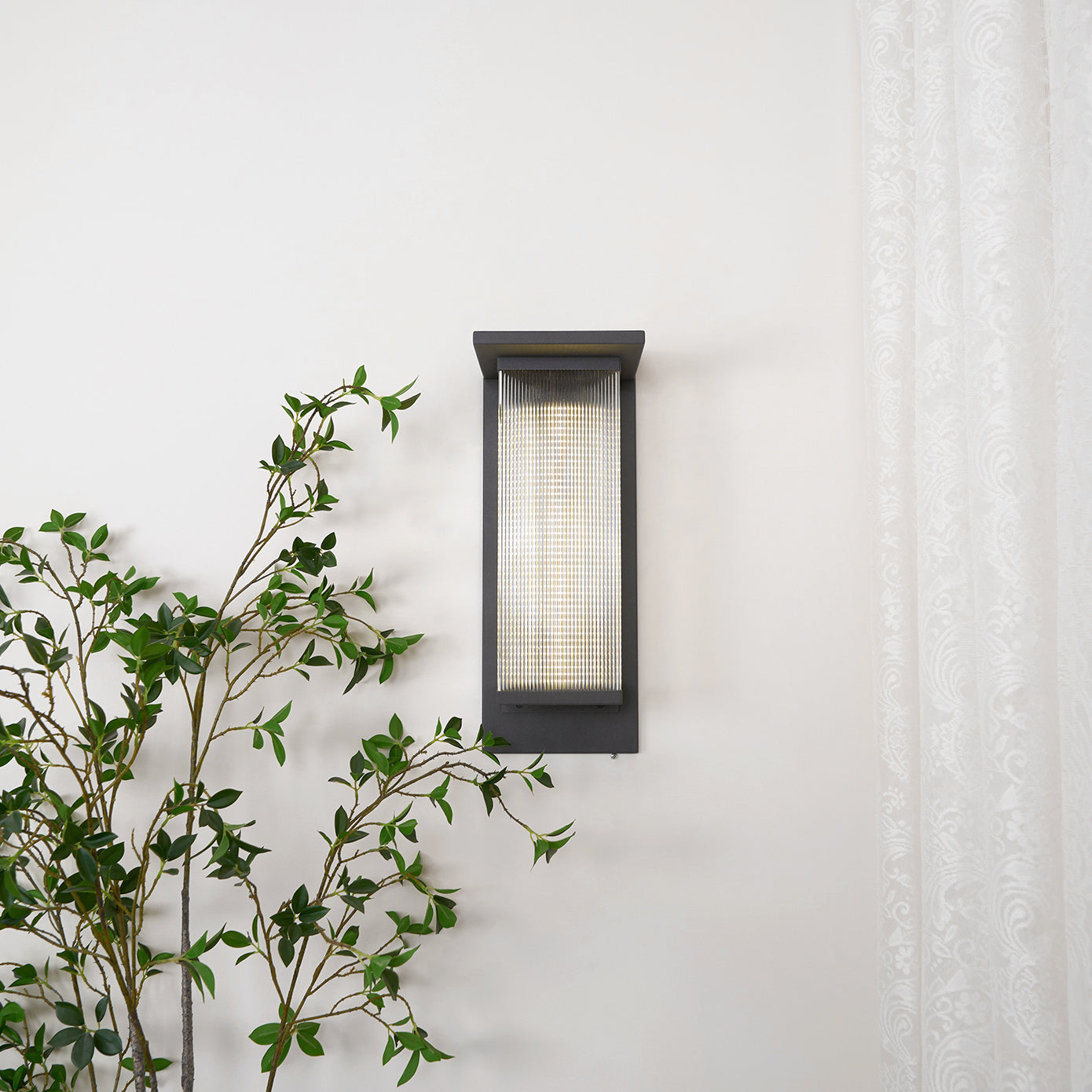 Urban Luxe Outdoor Wall Sconce | Ormexis