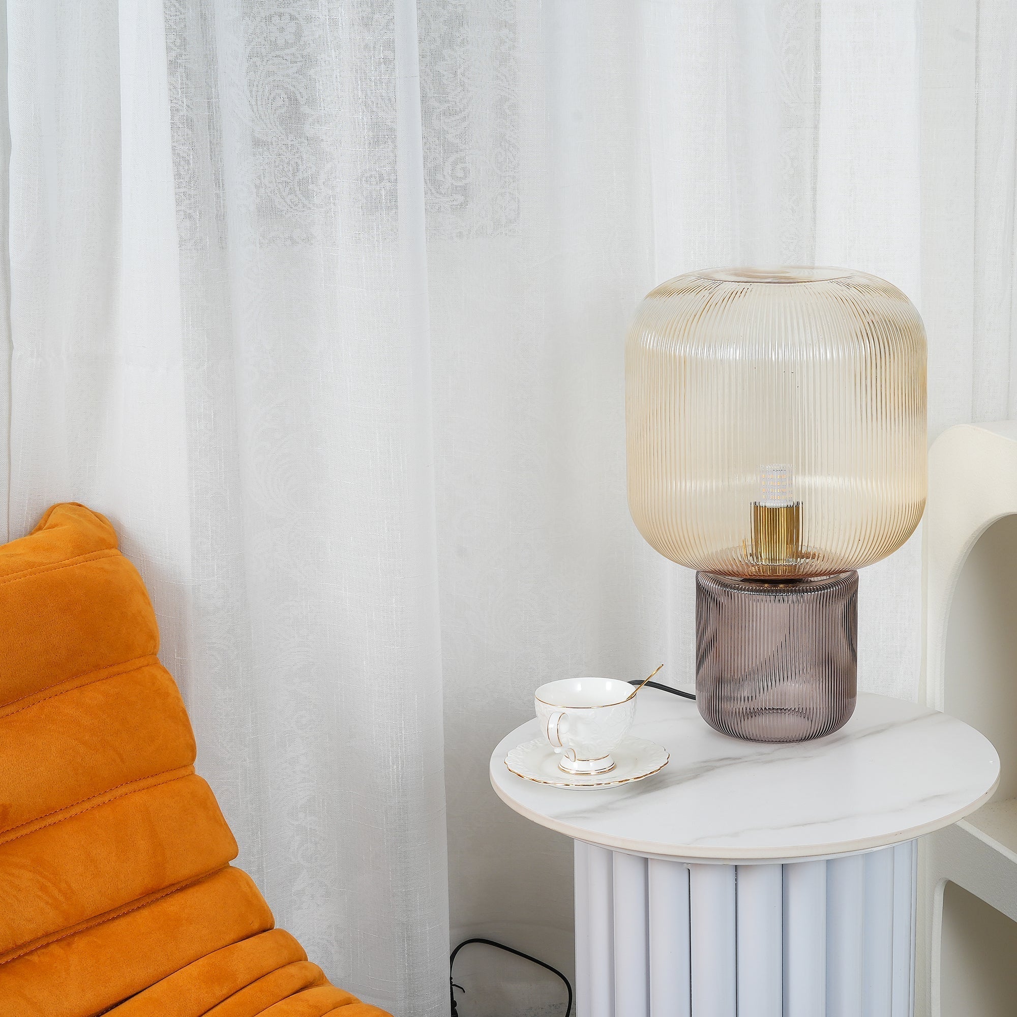 Rurkowa szklana lampa stołowa | Ormexis