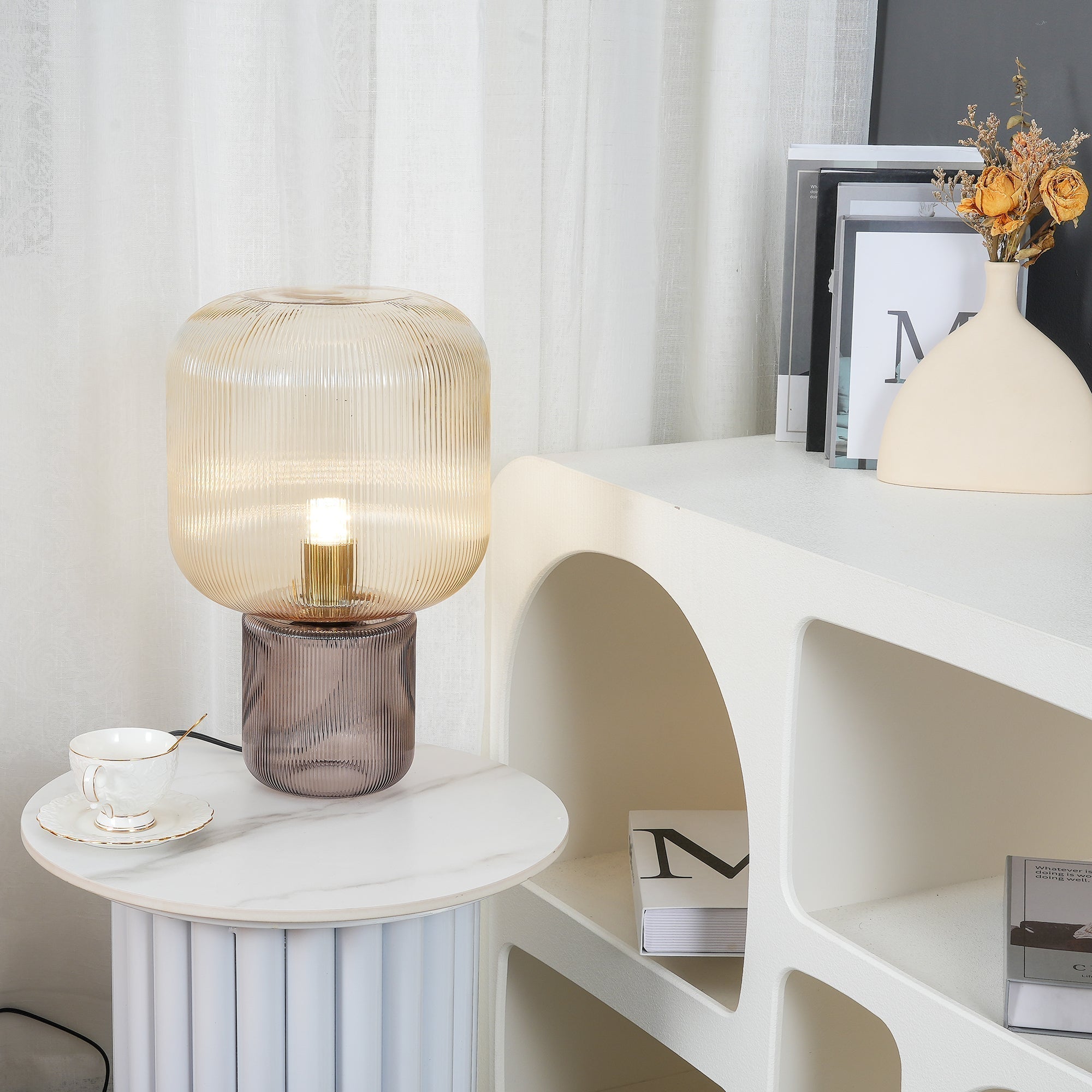 Rurkowa szklana lampa stołowa | Ormexis