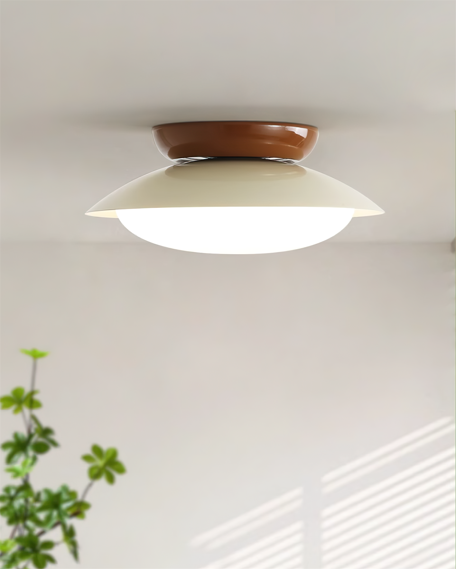 Retro Saucer Flush Mount Light | Ormexis