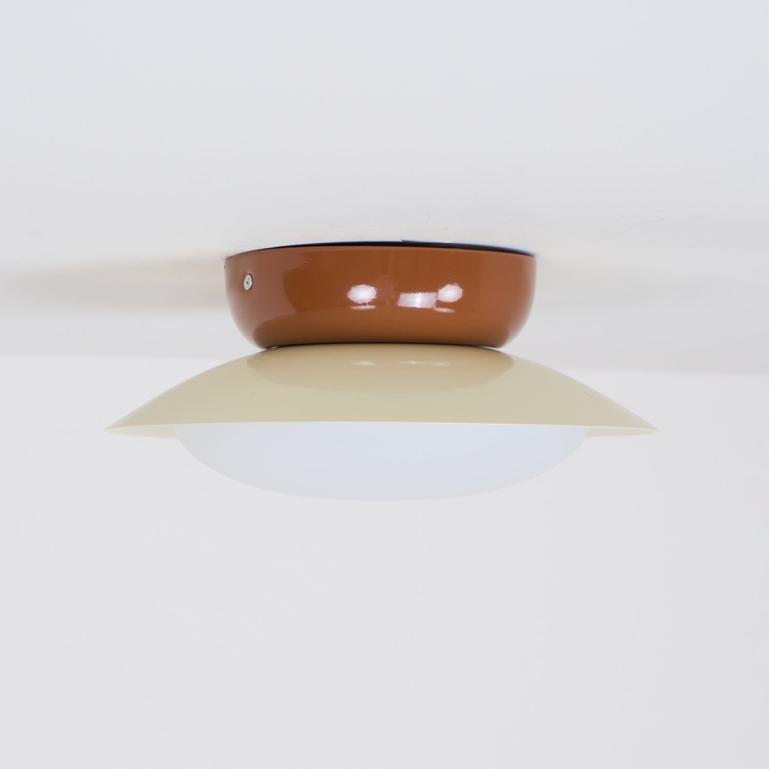 Retro Saucer Flush Mount Light | Ormexis
