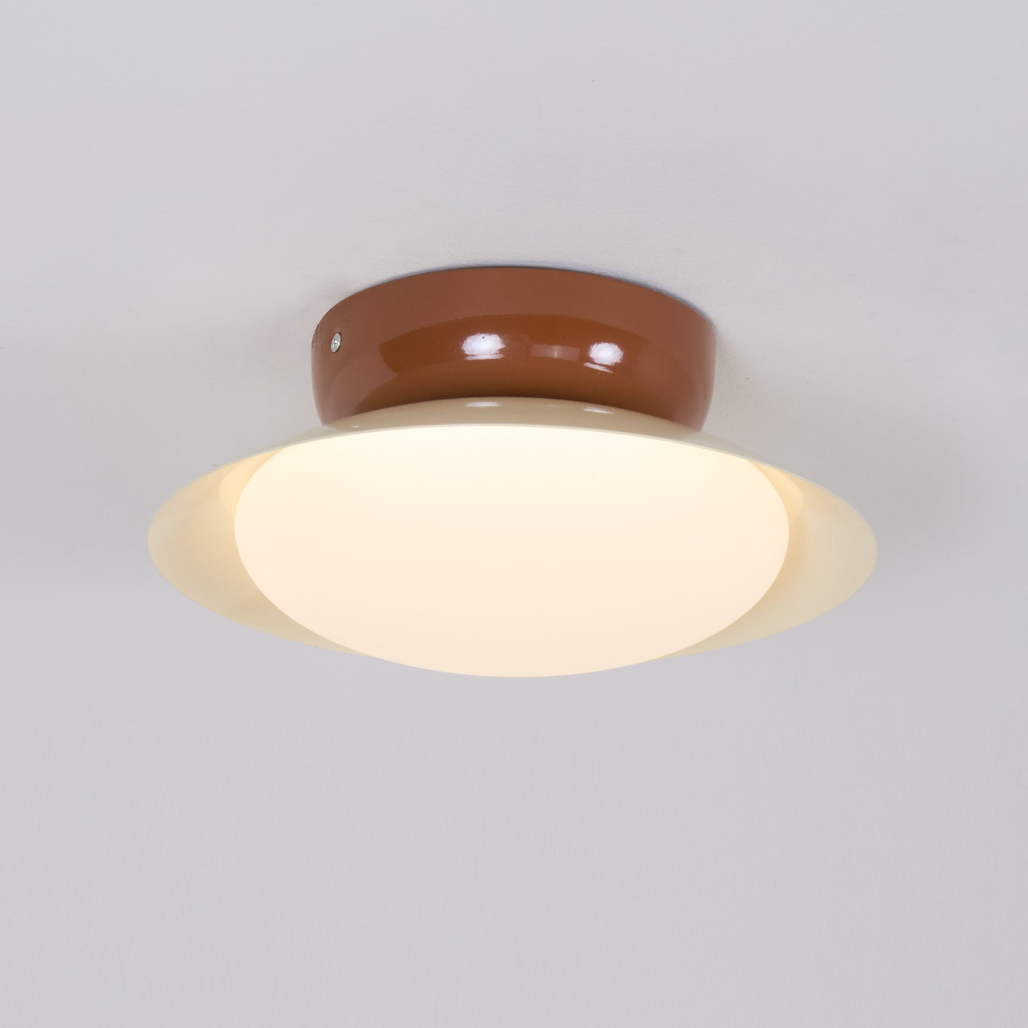 Retro Saucer Flush Mount Light | Ormexis