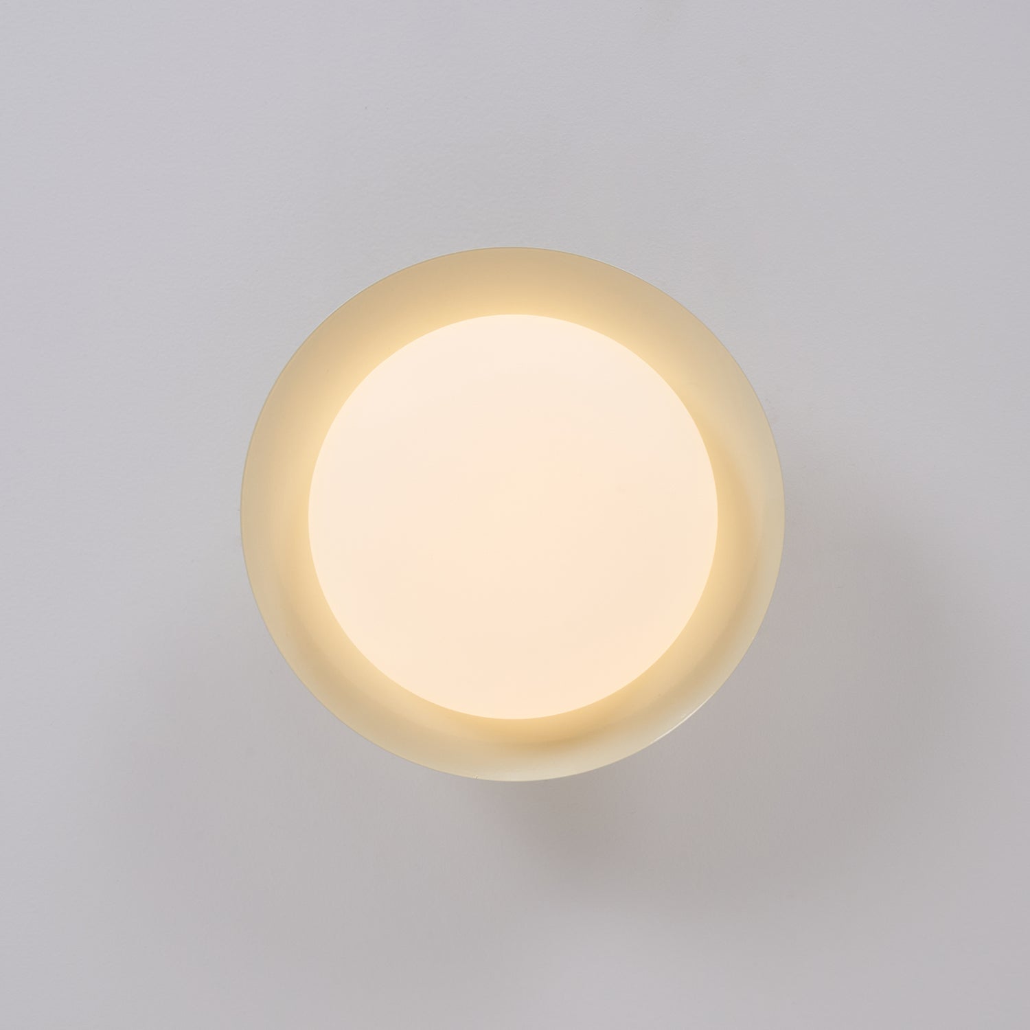 Retro Saucer Flush Mount Light | Ormexis