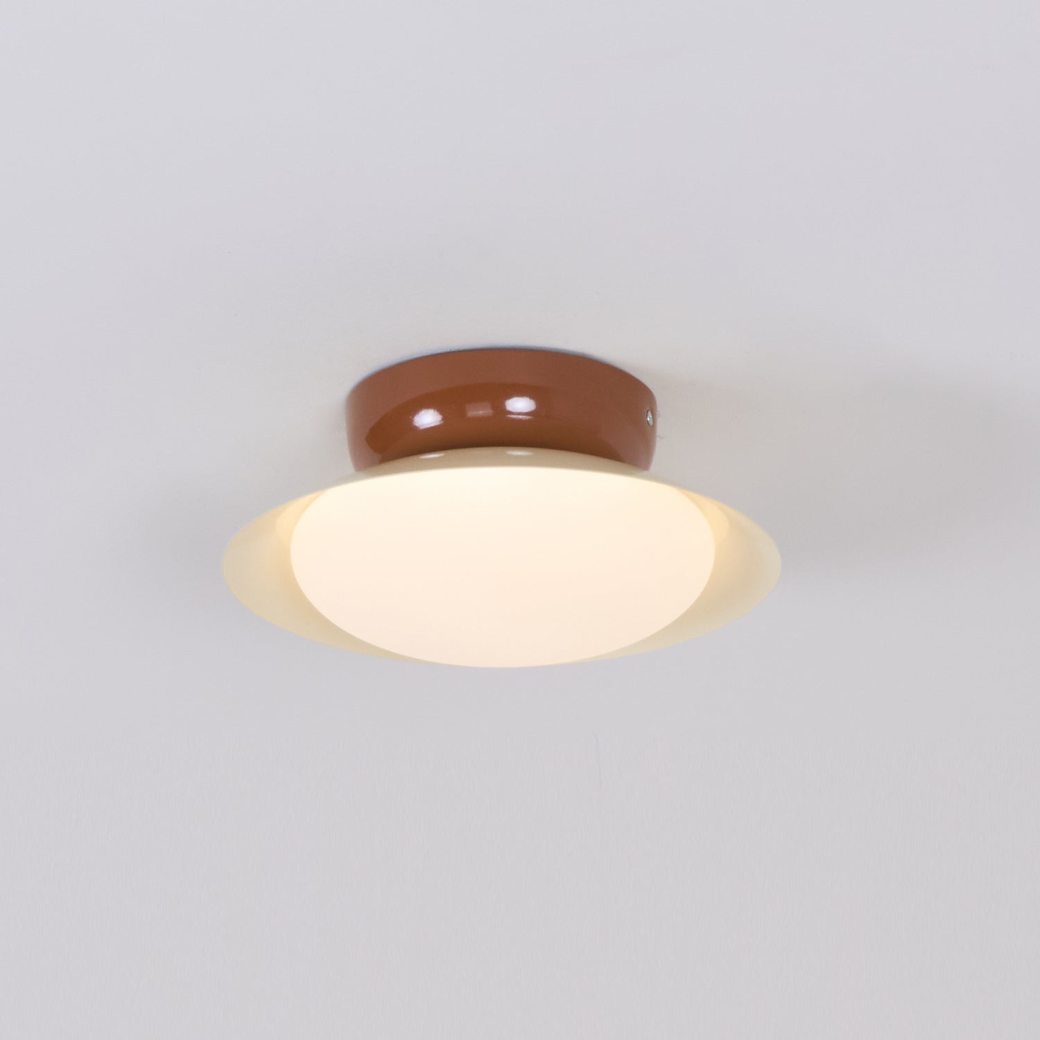 Retro Saucer Flush Mount Light | Ormexis
