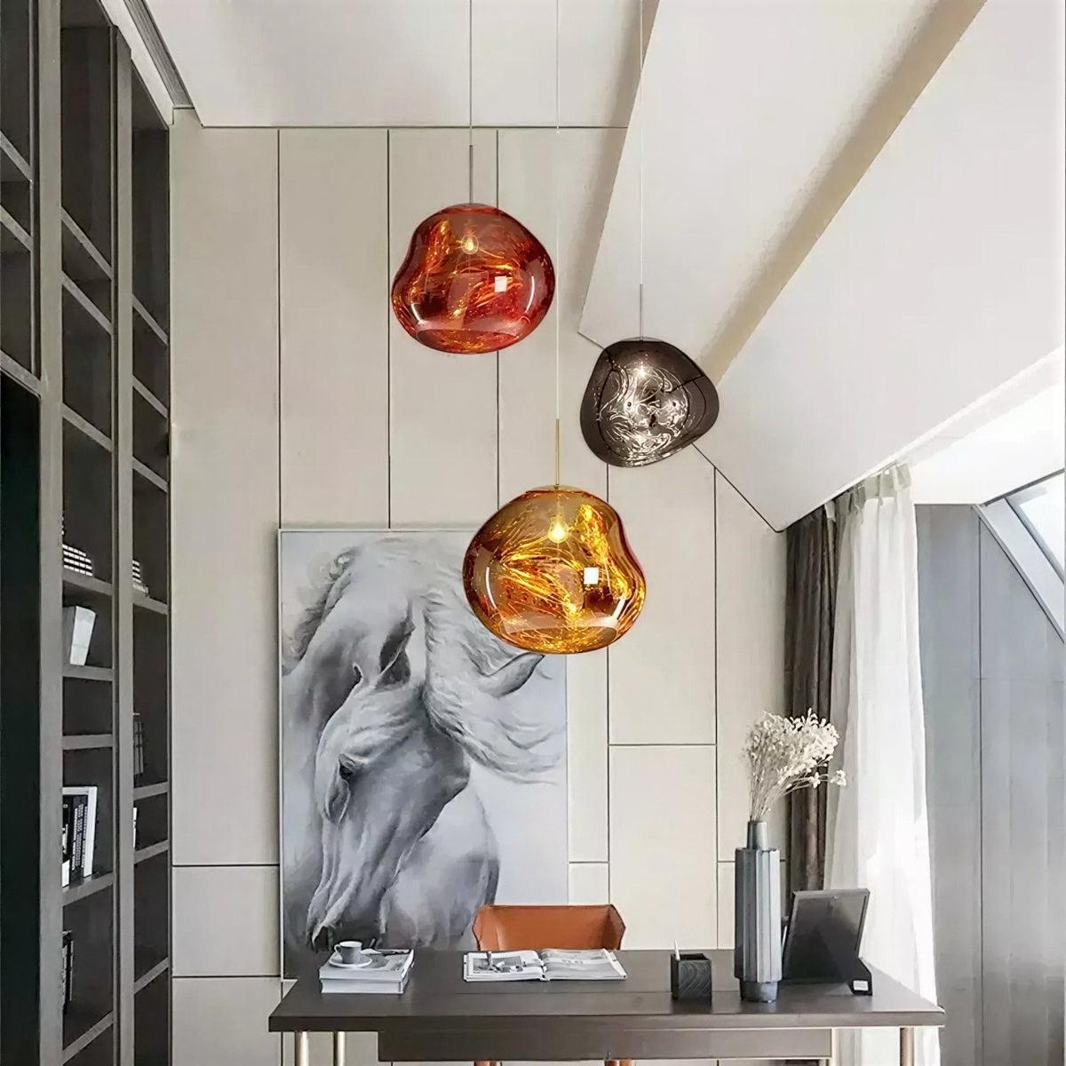 Lámpara colgante con pantalla de vidrio fundido de diseño escultórico | Ormexis