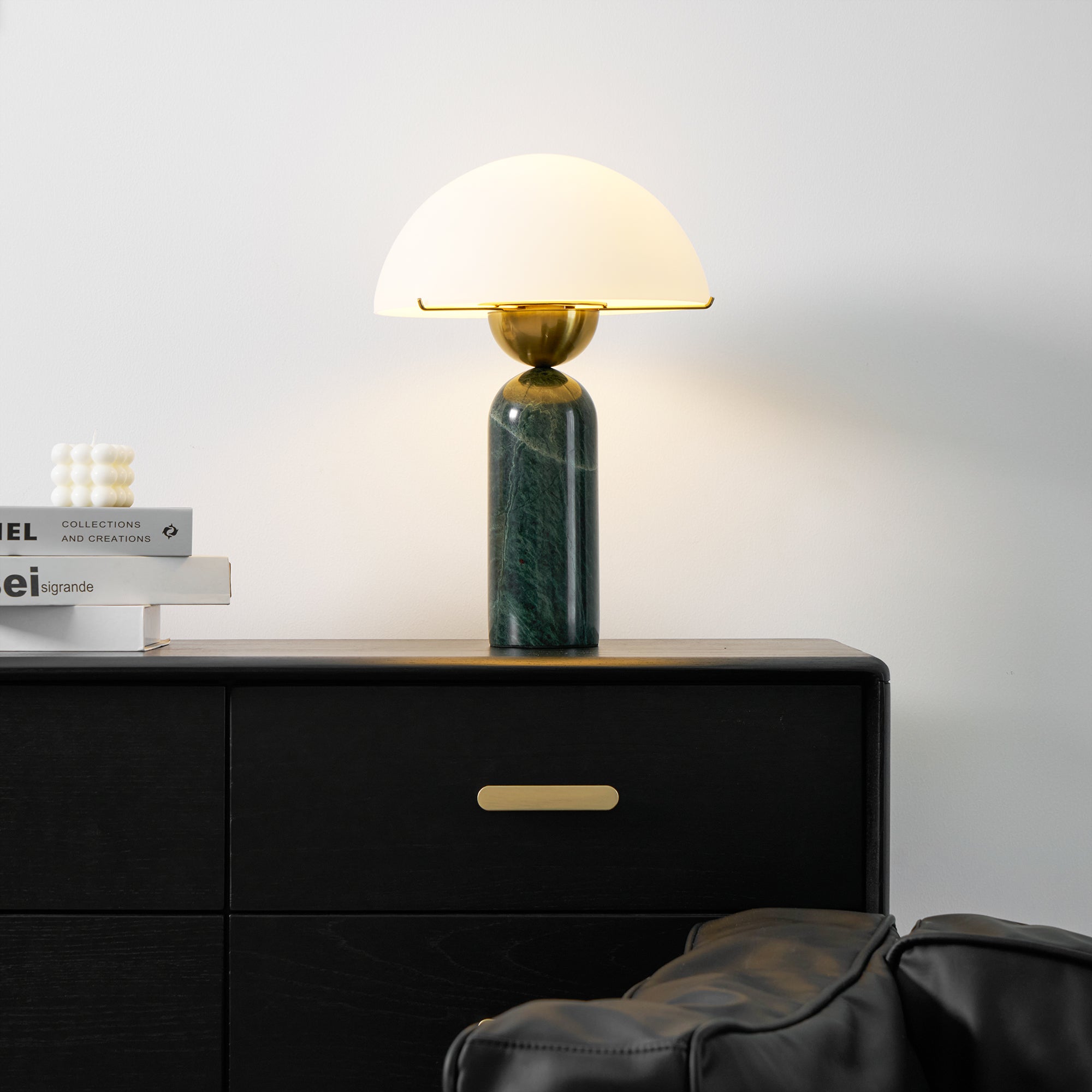 Vellum Alabaster Table Lamp | Ormexis