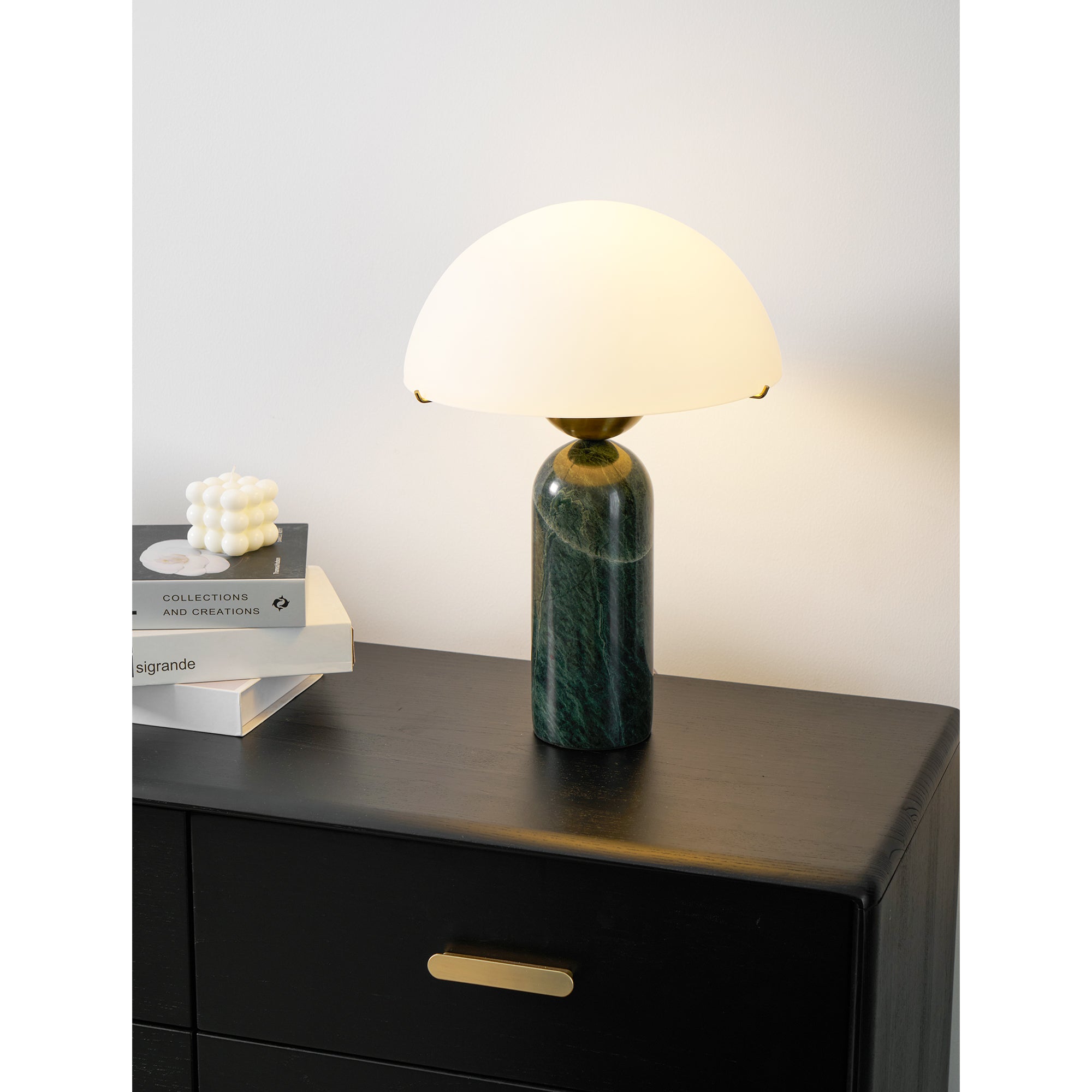 Vellum Alabaster Table Lamp | Ormexis
