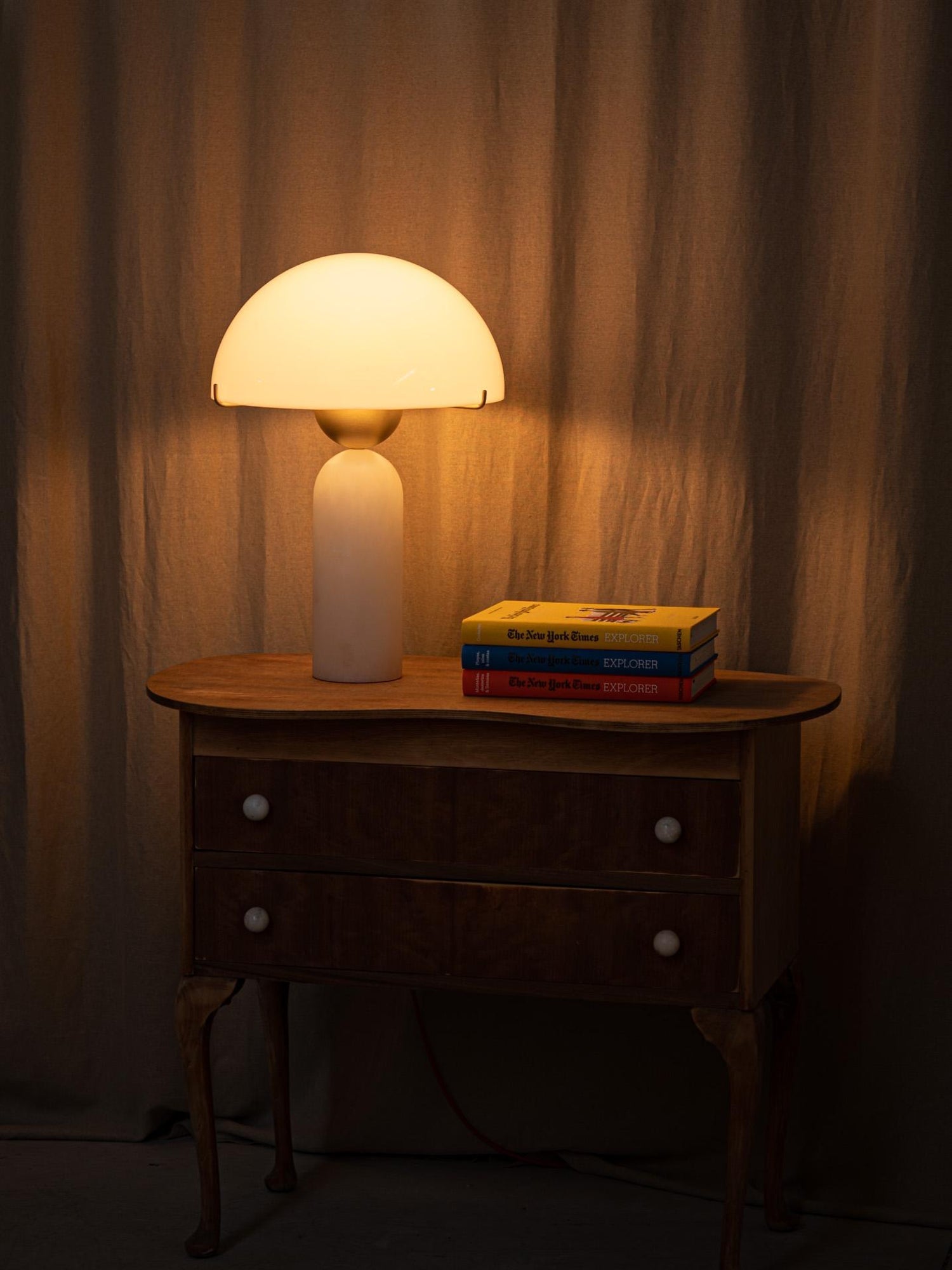 Vellum Alabaster Table Lamp | Ormexis