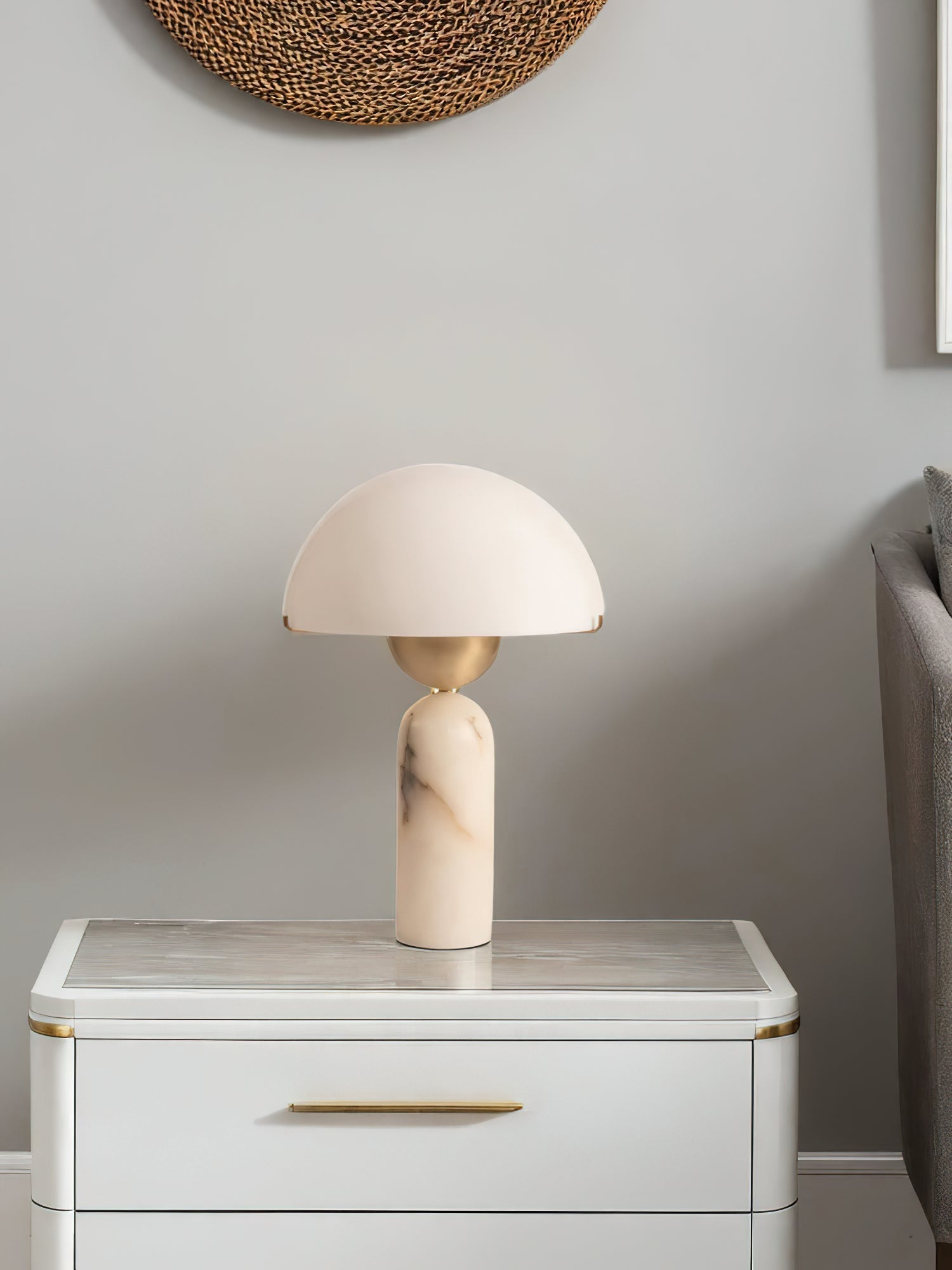 Vellum Alabaster Table Lamp | Ormexis