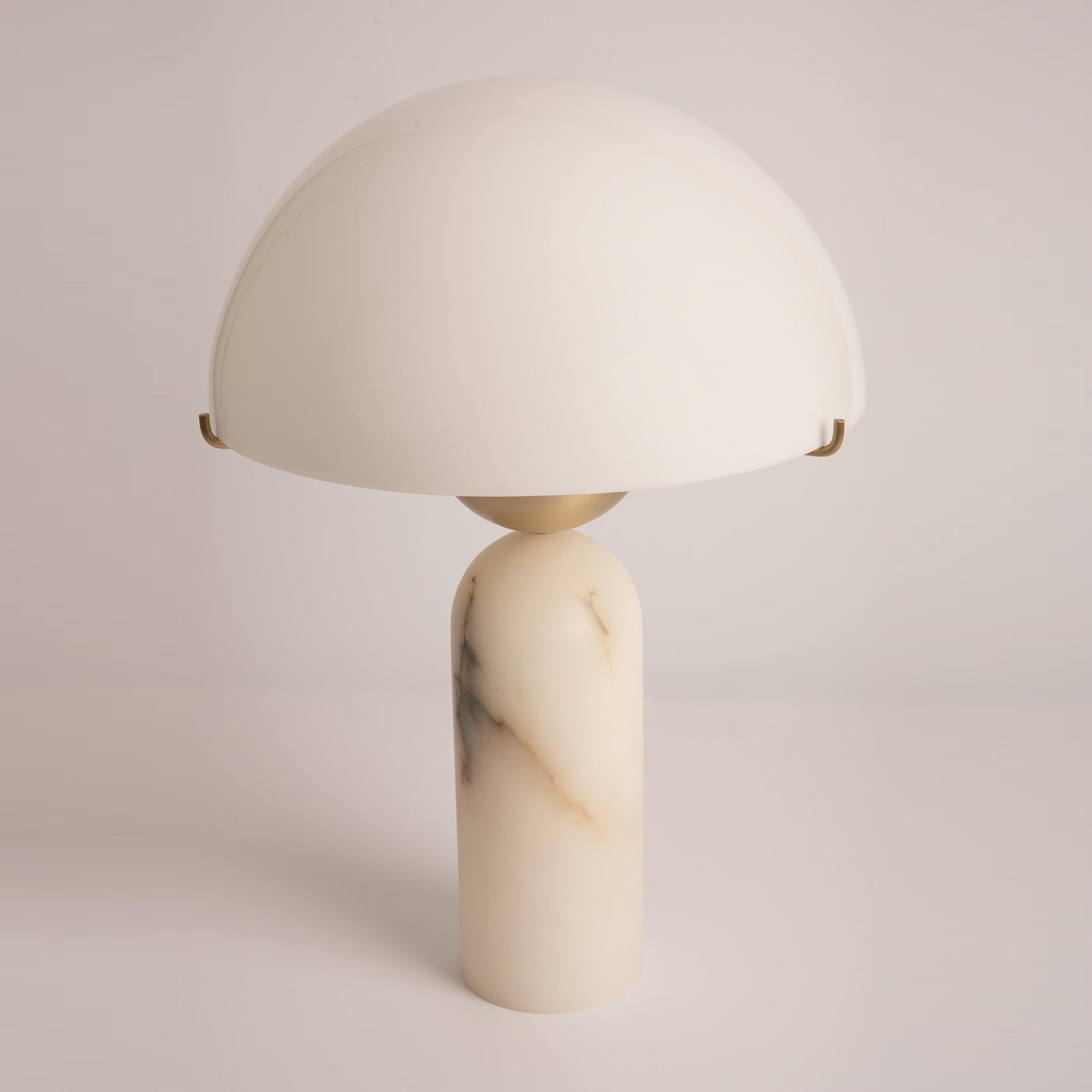 Vellum Alabaster Table Lamp | Ormexis