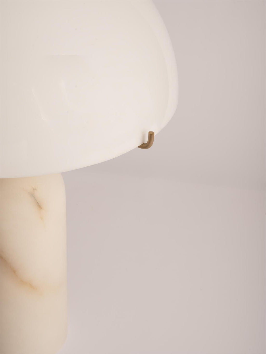 Vellum Alabaster Table Lamp | Ormexis