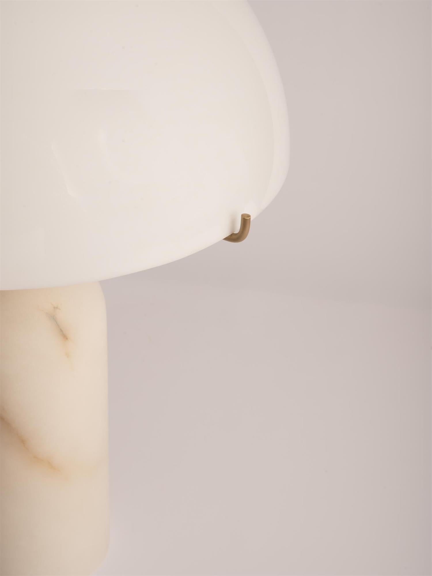 Vellum Alabaster Table Lamp | Ormexis