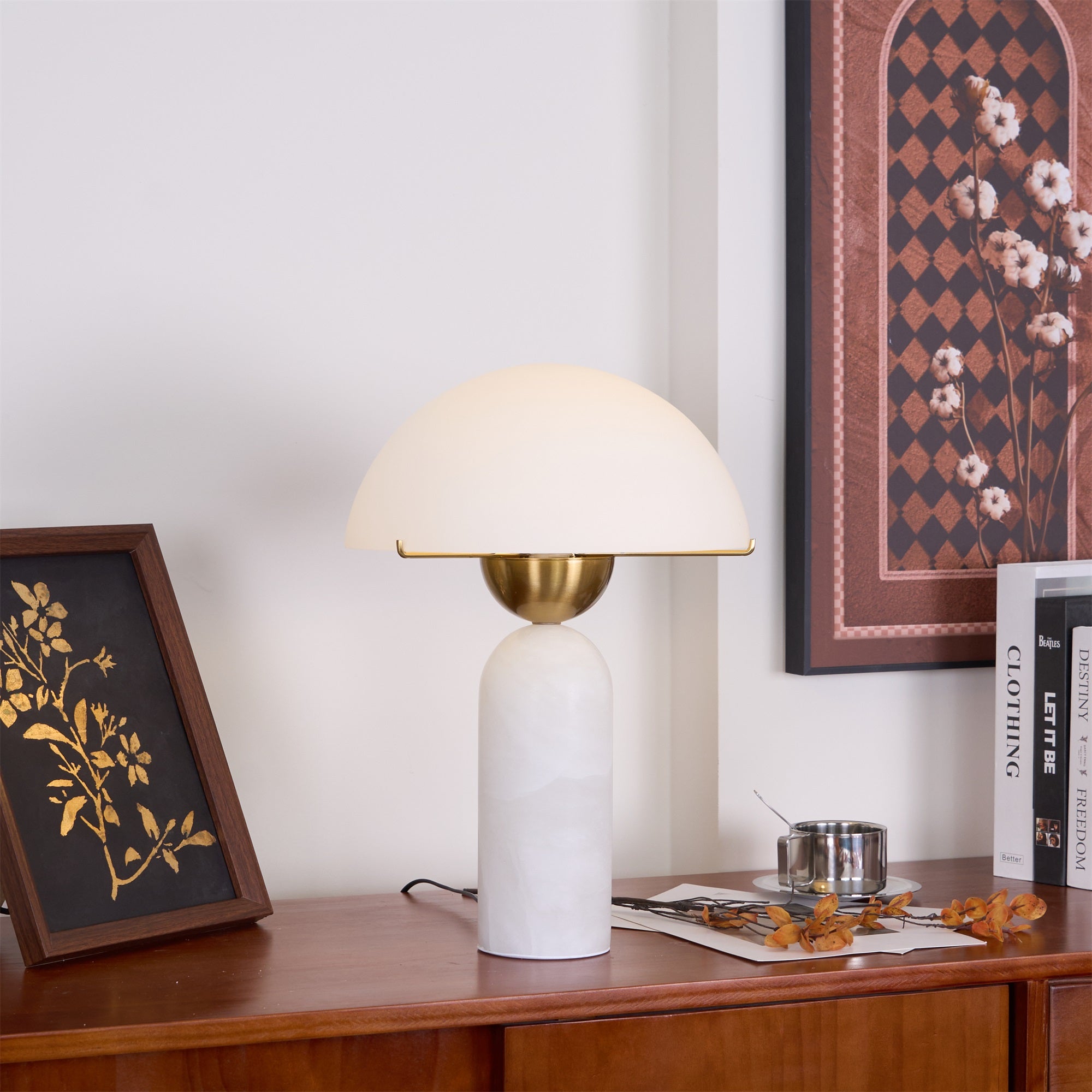Vellum Alabaster Table Lamp | Ormexis