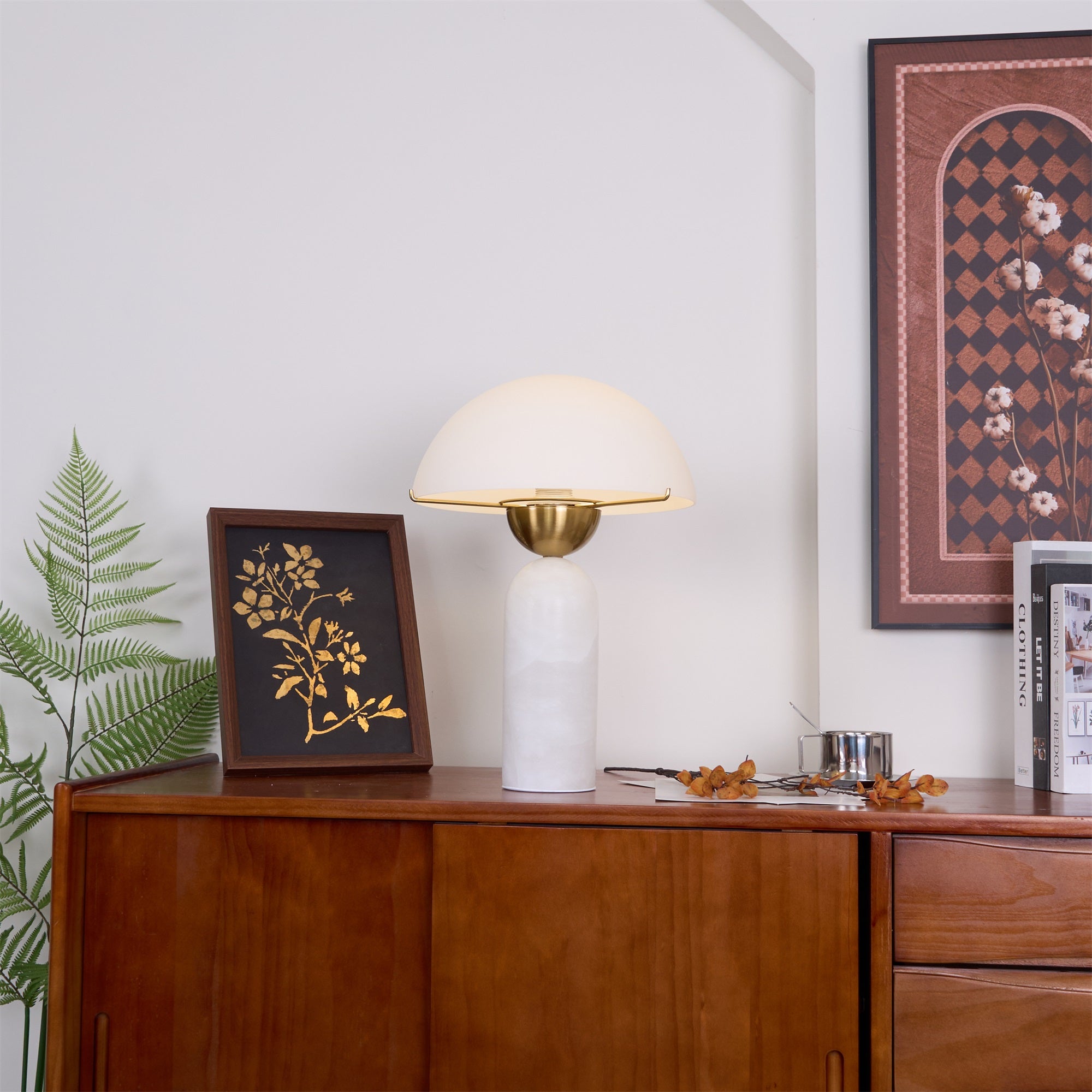 Vellum Alabaster Table Lamp | Ormexis