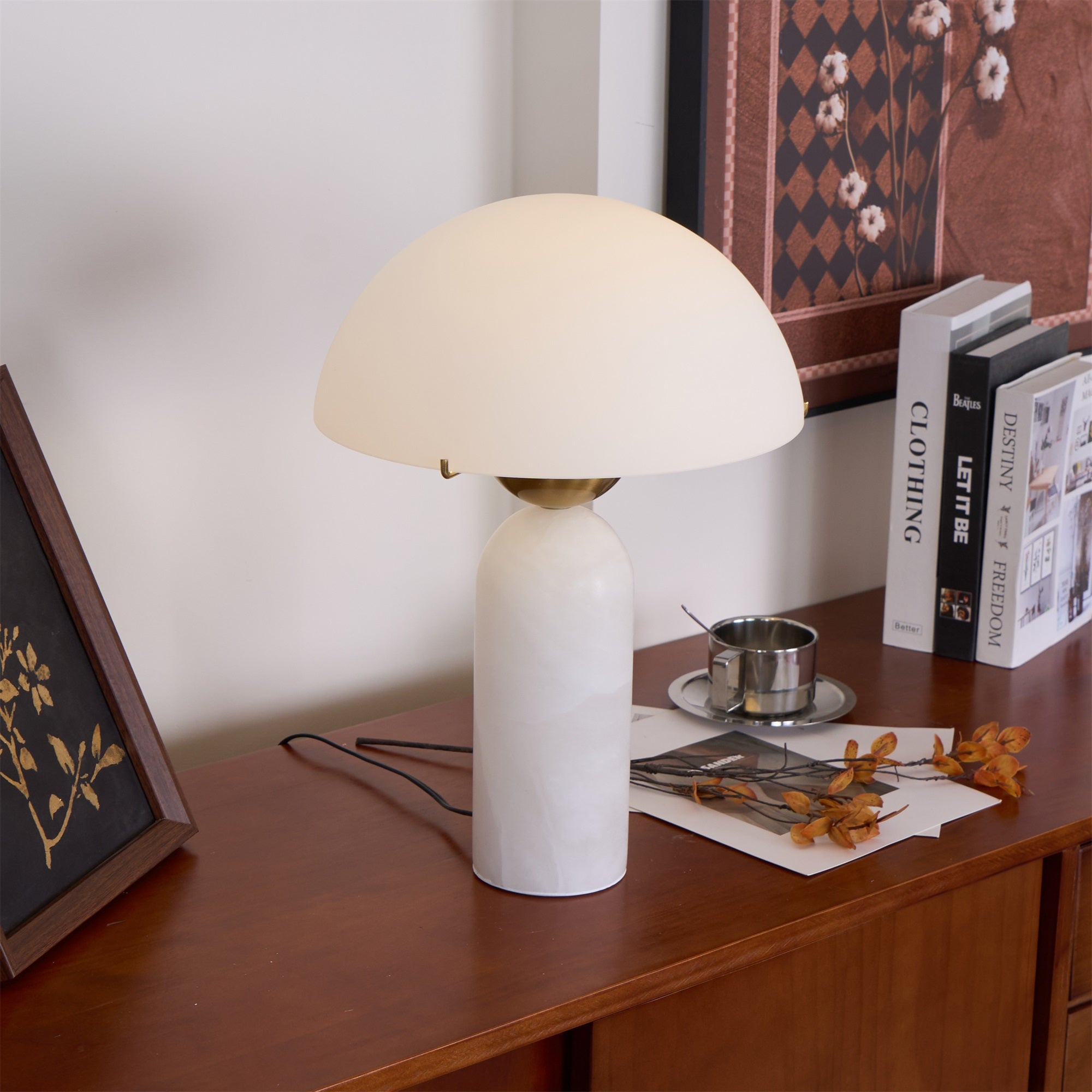 Vellum Alabaster Table Lamp | Ormexis