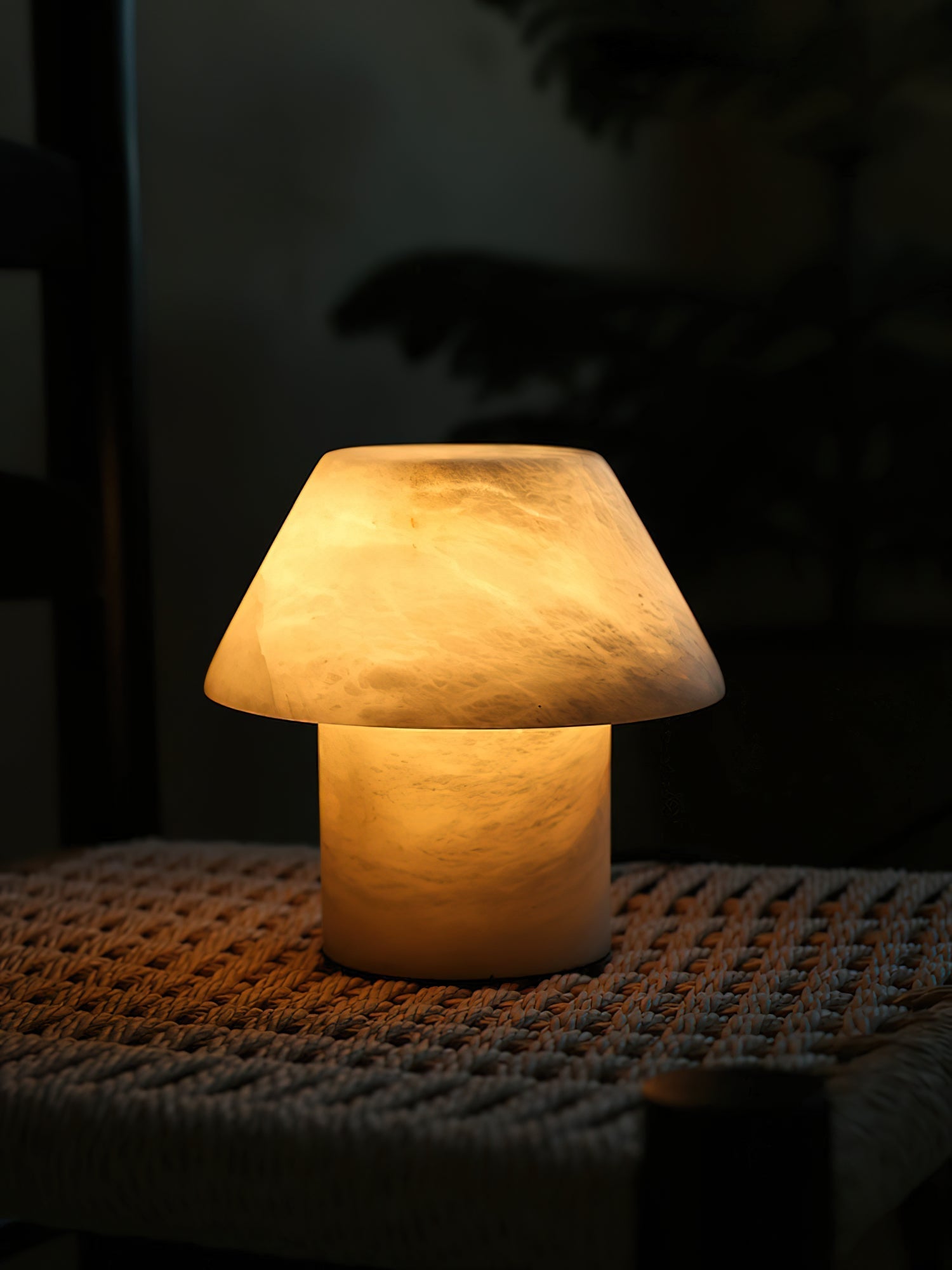 Monastisk bordslampa i alabaster | Ormexis