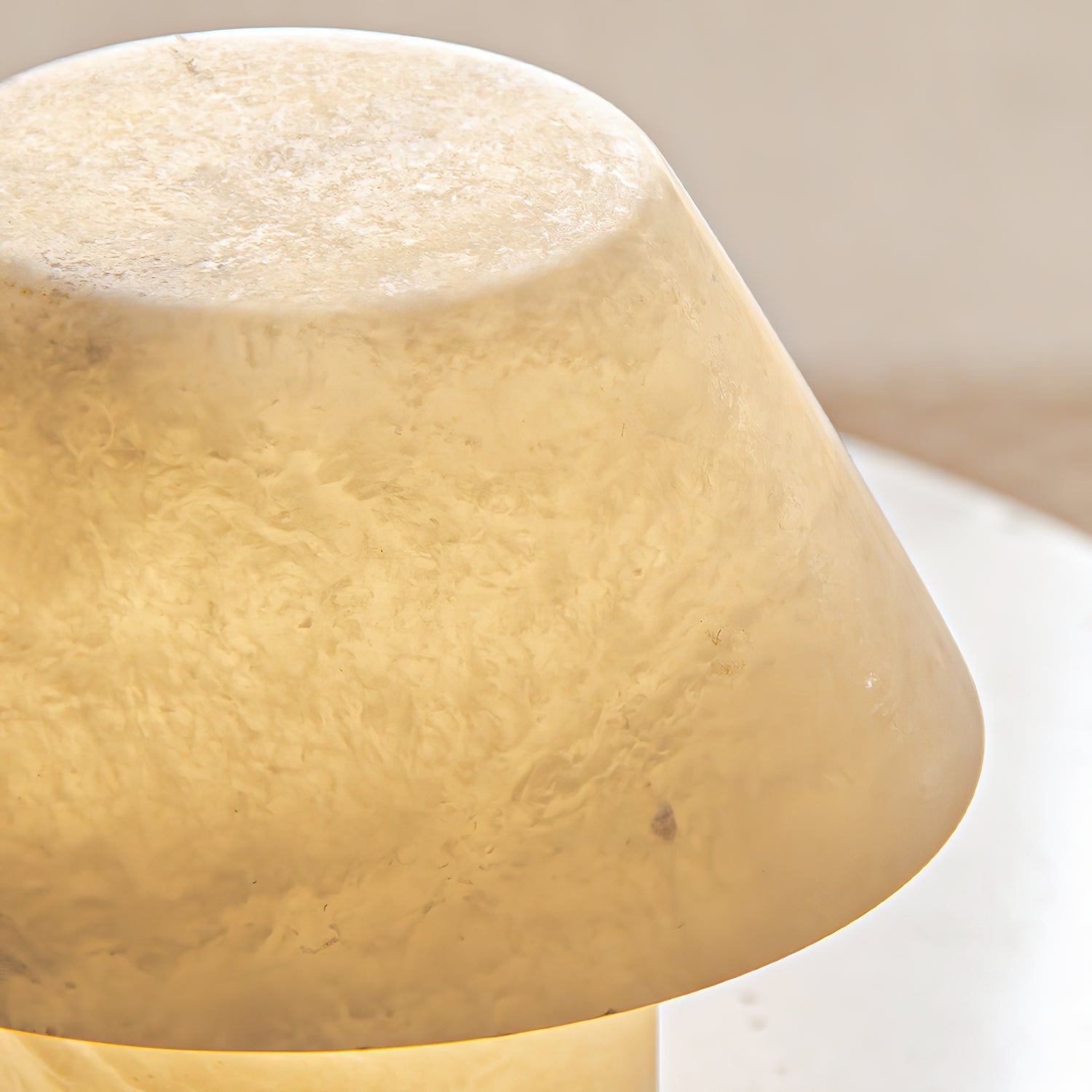 Monastisk bordslampa i alabaster | Ormexis