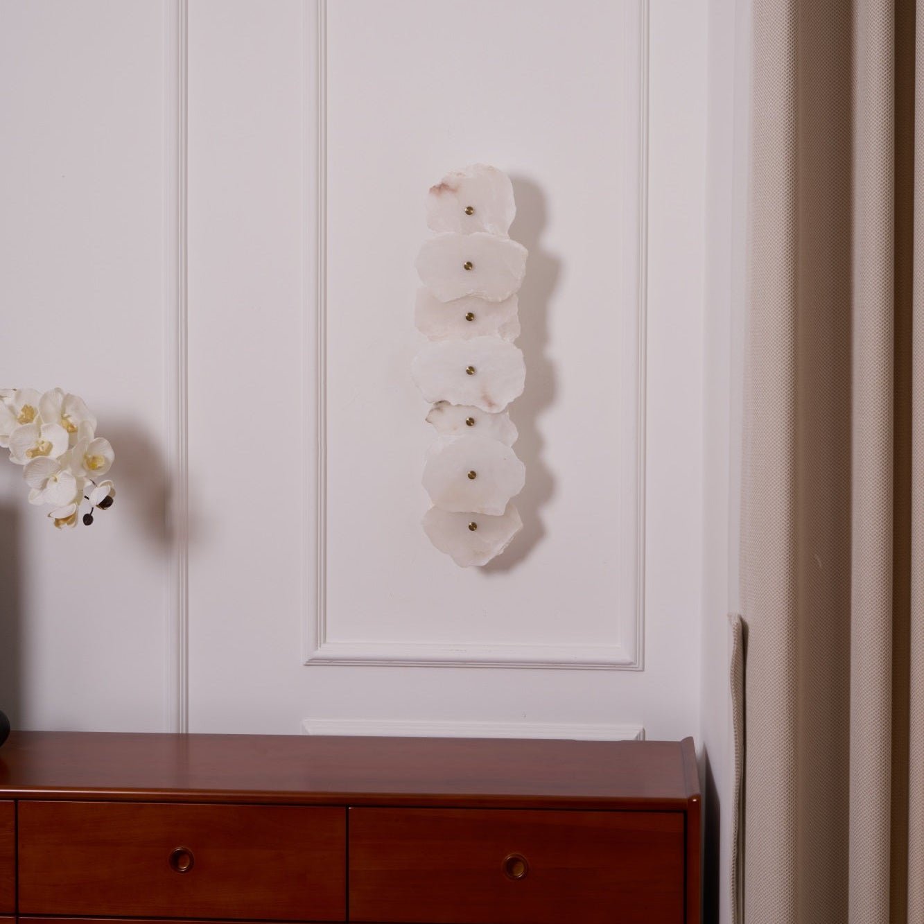 Elegant Gold Alabaster LED Wall Mount Light | Ormexis