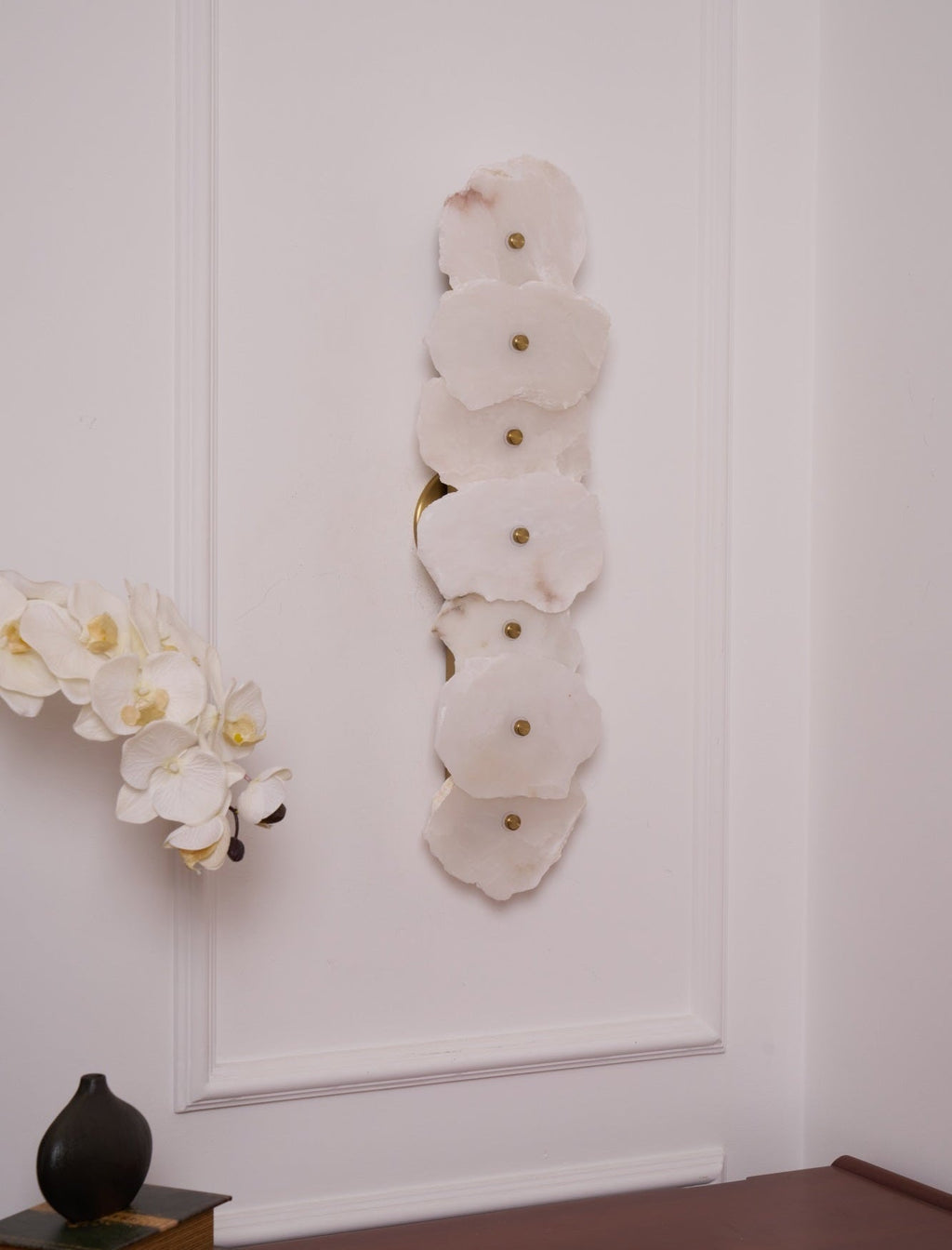 Elegant Gold Alabaster LED Wall Mount Light | Ormexis