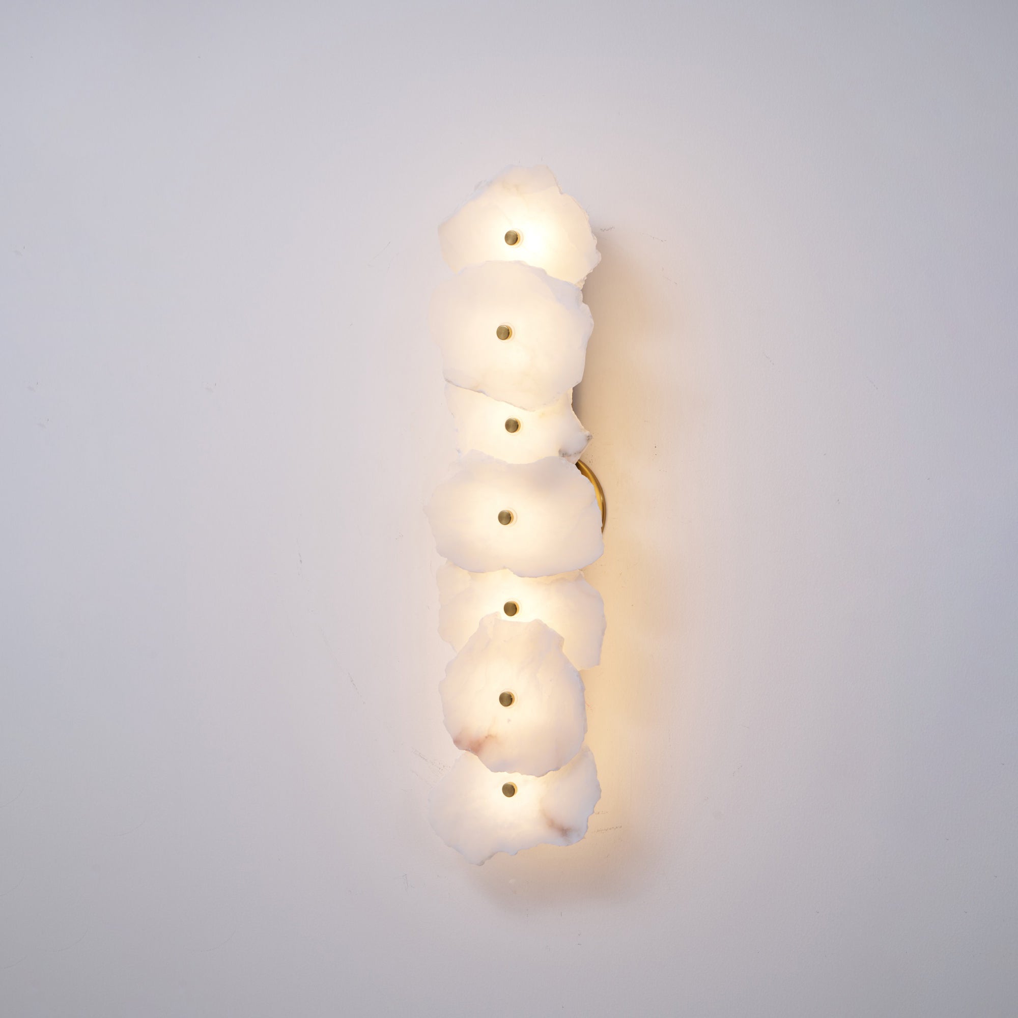 Elegant Gold Alabaster LED Wall Mount Light | Ormexis