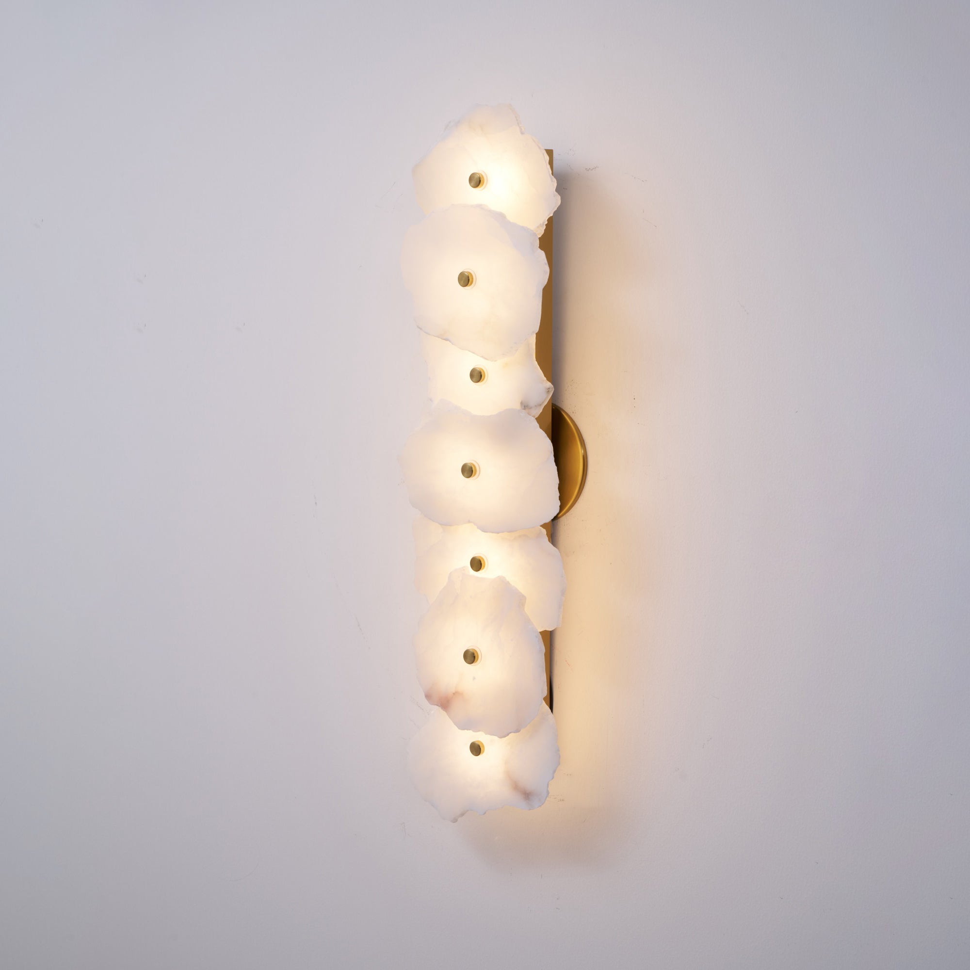 Elegant Gold Alabaster LED Wall Mount Light | Ormexis