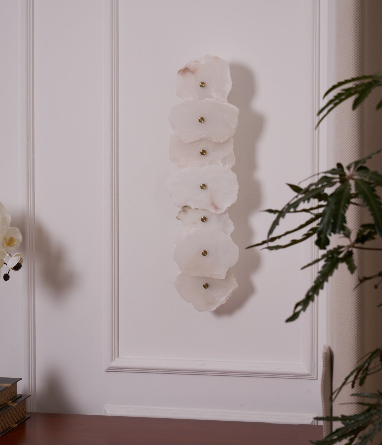 Elegant Gold Alabaster LED Wall Mount Light | Ormexis