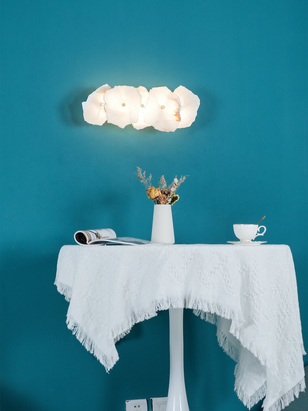 Elegant Gold Alabaster LED Wall Mount Light | Ormexis