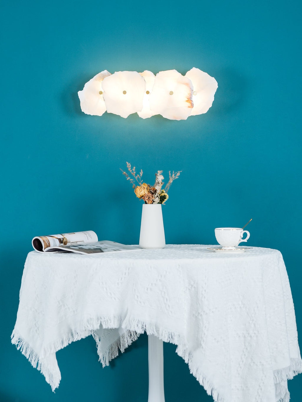 Elegant Gold Alabaster LED Wall Mount Light | Ormexis