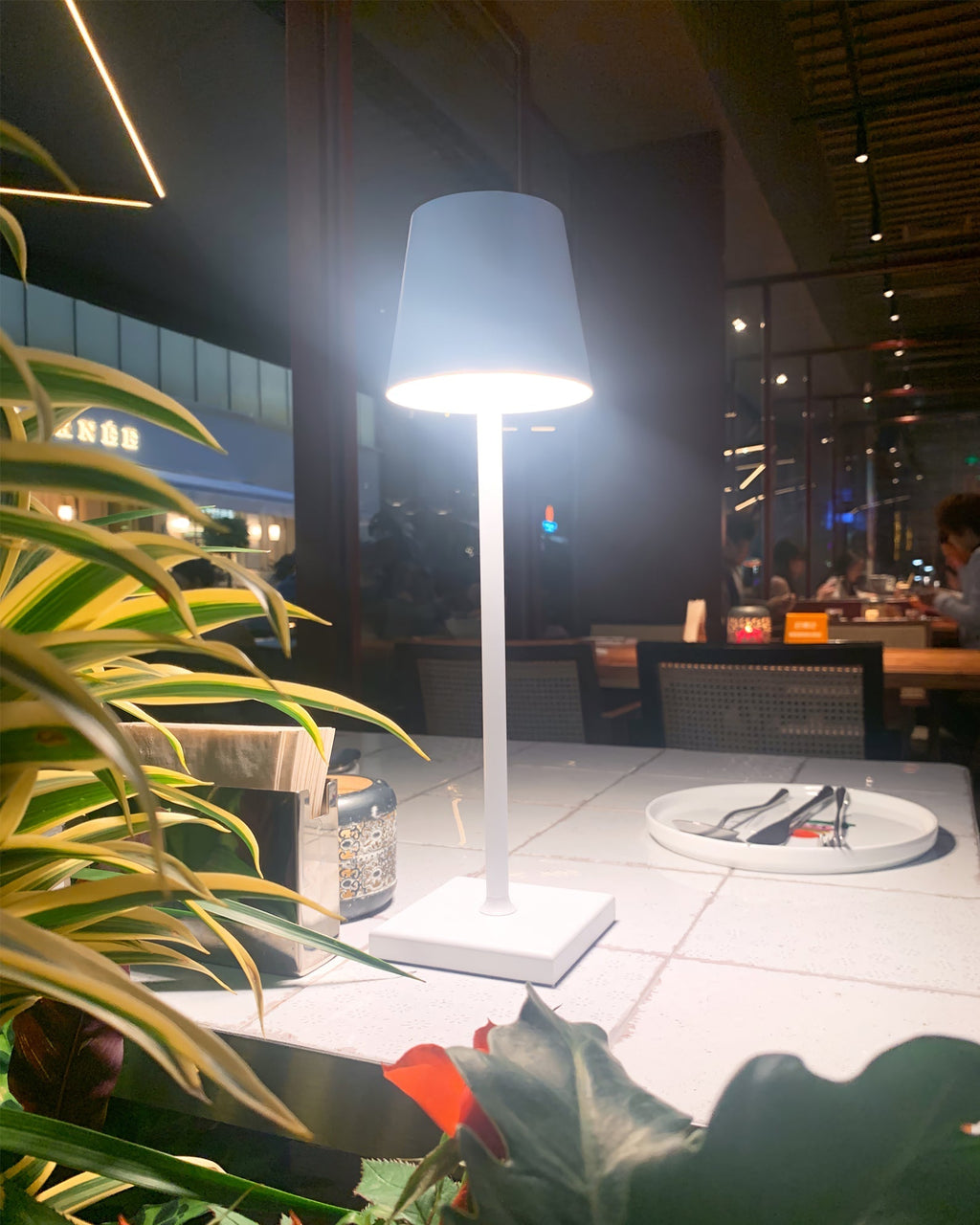 Regent Brass Table Lamp | Ormexis