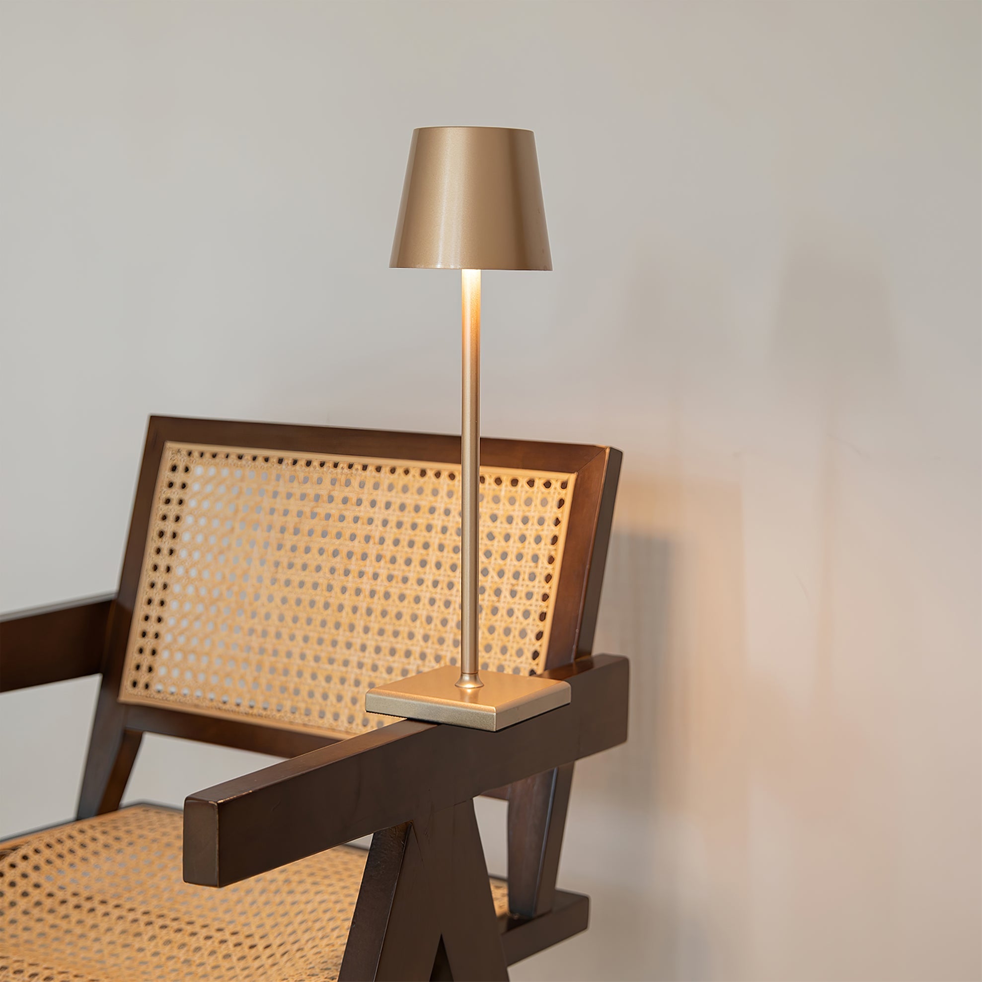 Regent Brass Table Lamp | Ormexis