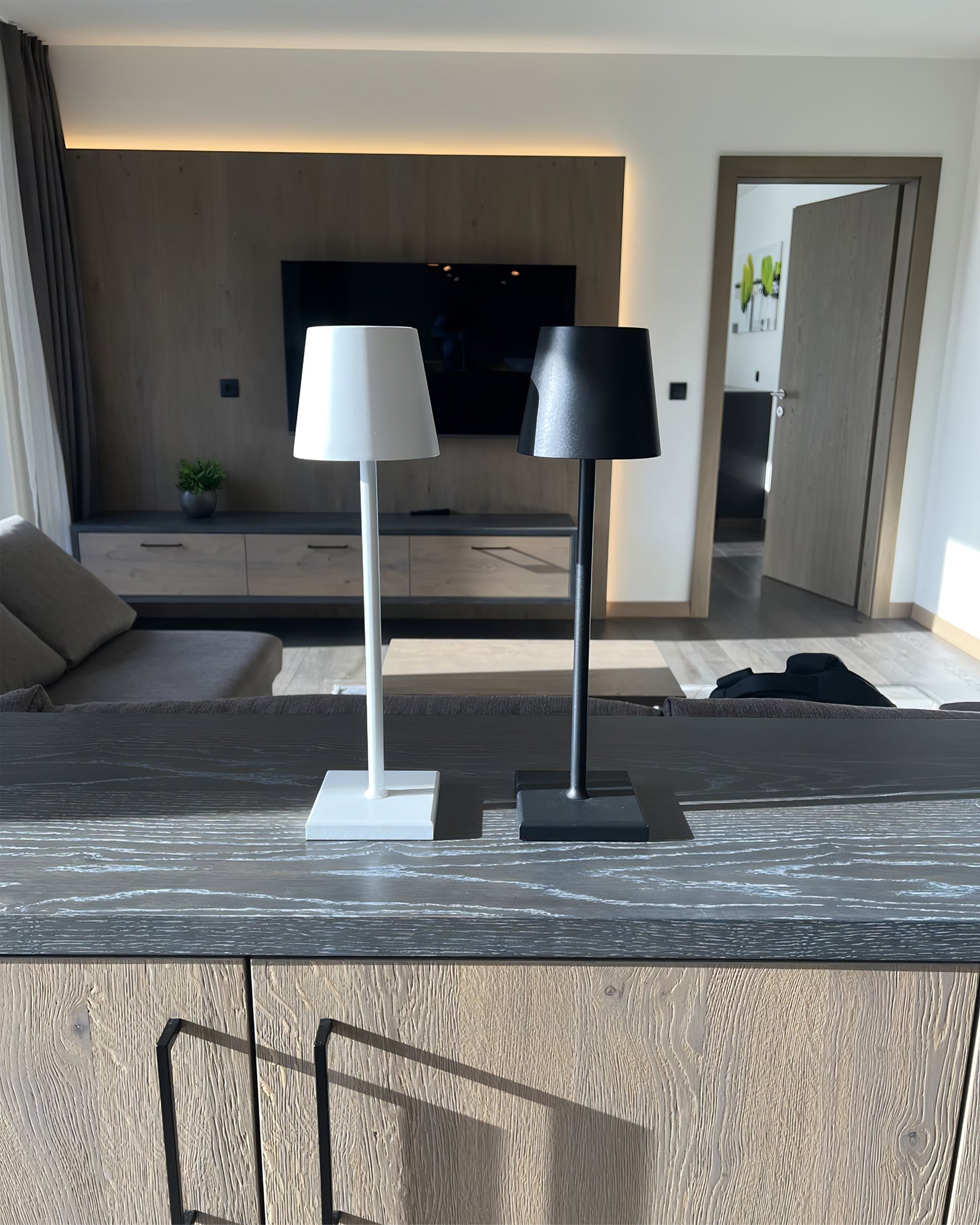 Regent Brass Table Lamp | Ormexis
