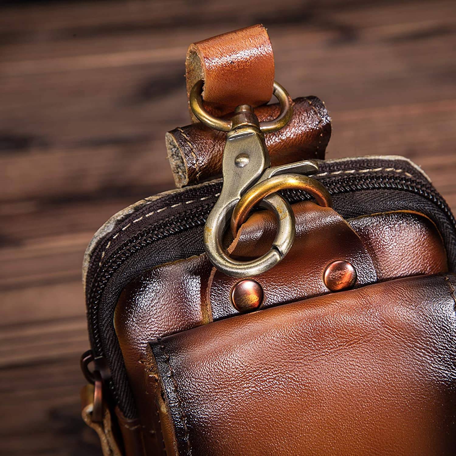 Sac banane en cuir premium pour homme avec sangle réglable pour un usage quotidien