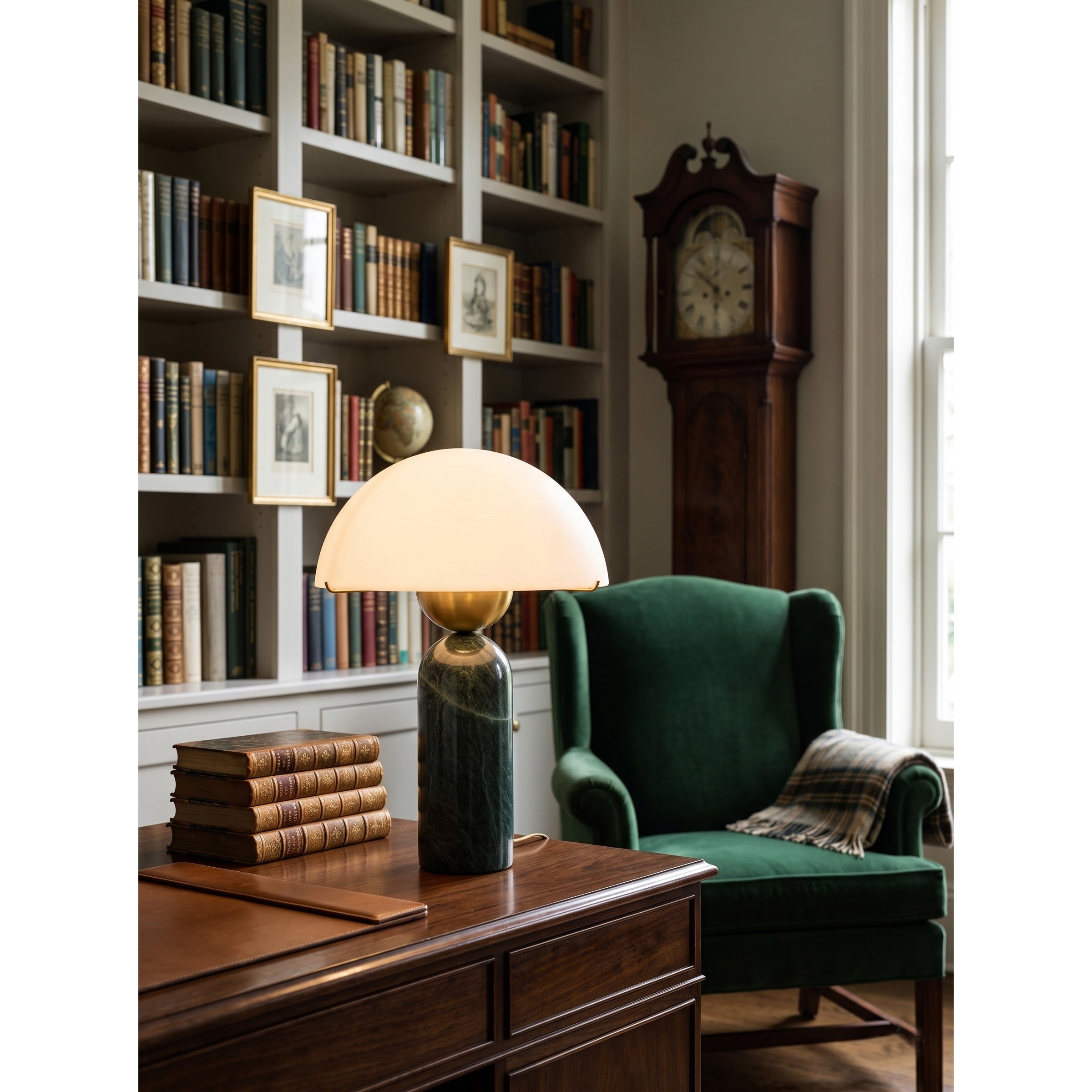 Vellum Alabaster Table Lamp | Ormexis