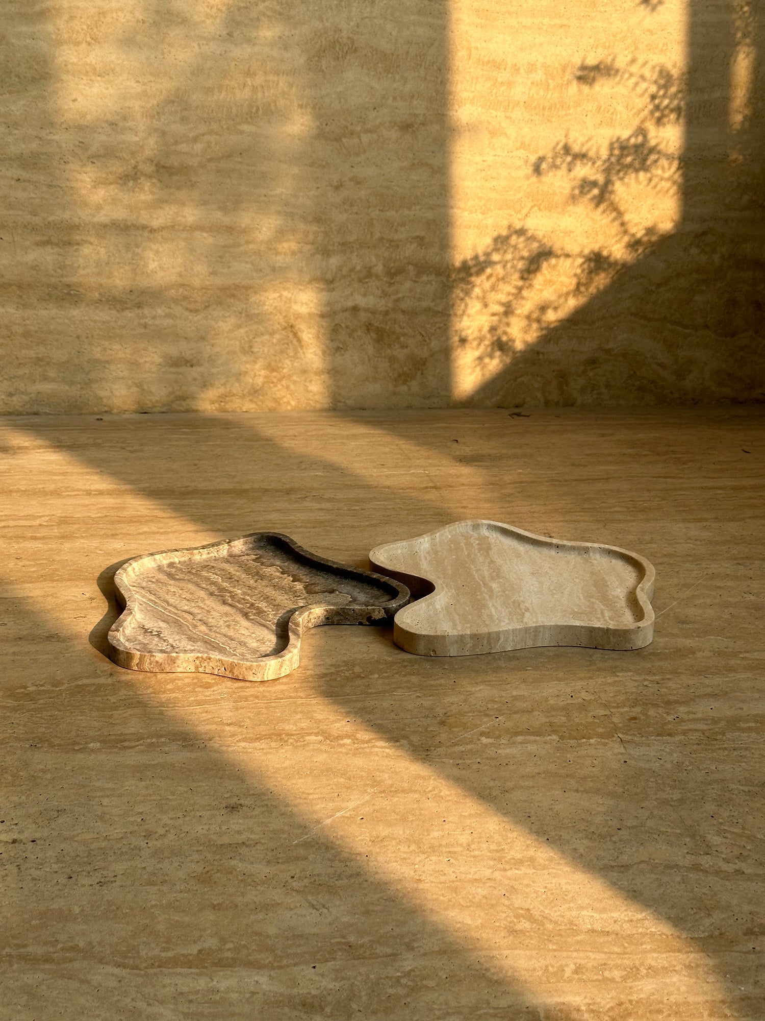Wavy Edge Stone Catchall Tray | Ormexis