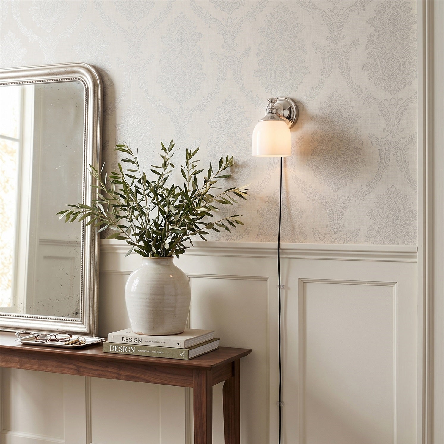 White Glass Plug-in Wall Sconce | Ormexis