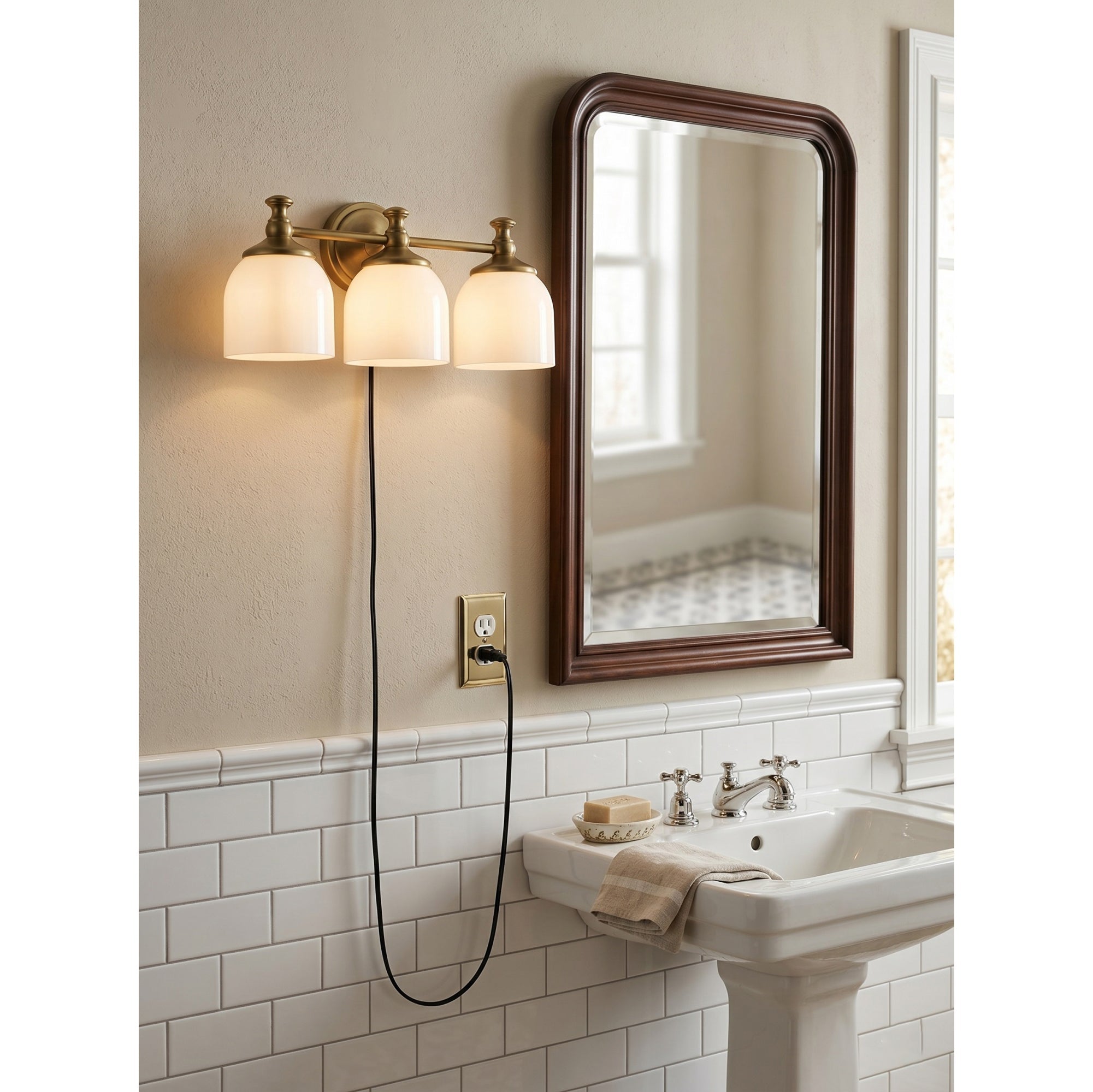 White Glass Plug-in Wall Sconce | Ormexis