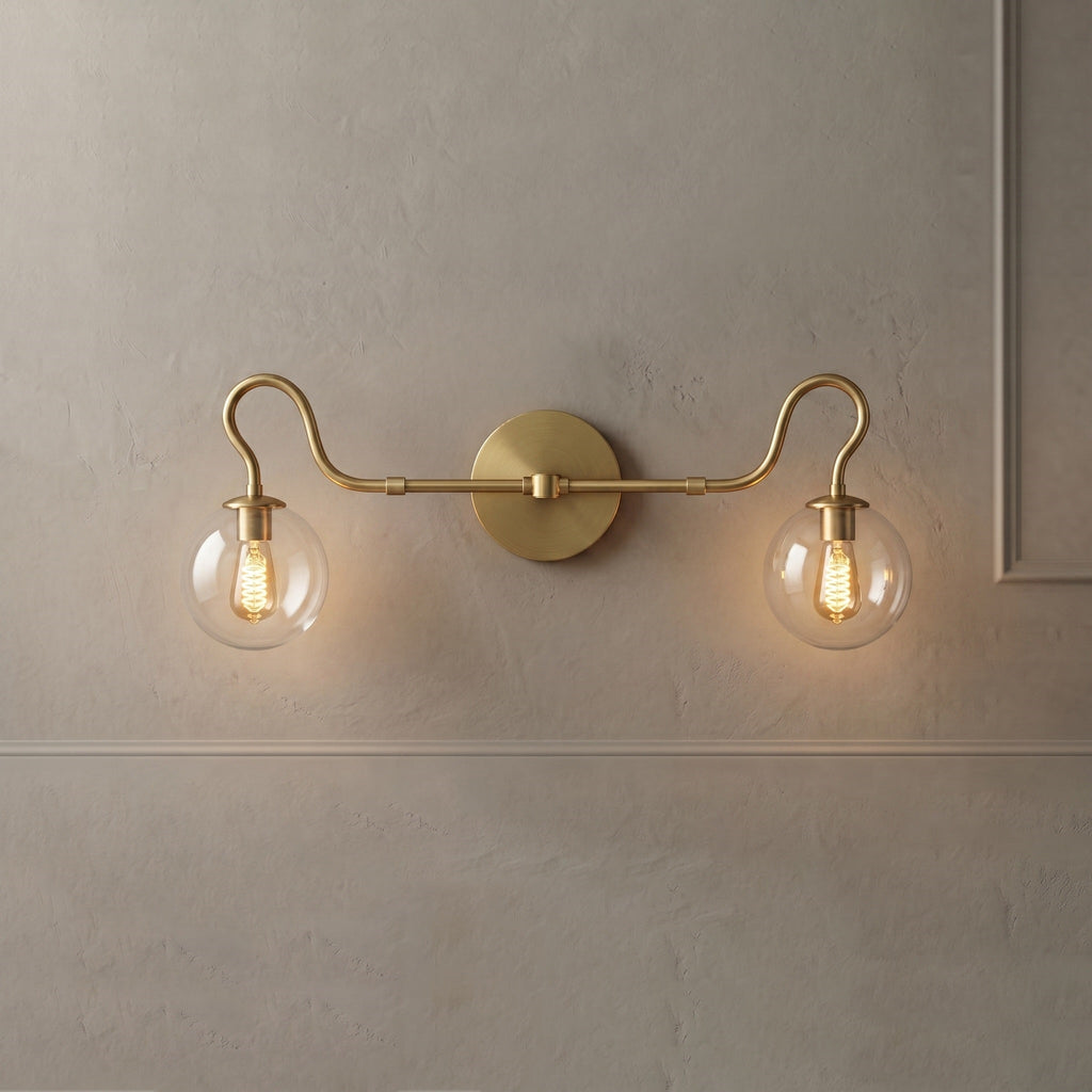 Vegglampe til bad med to messingfargede glasskuler | Ormexis