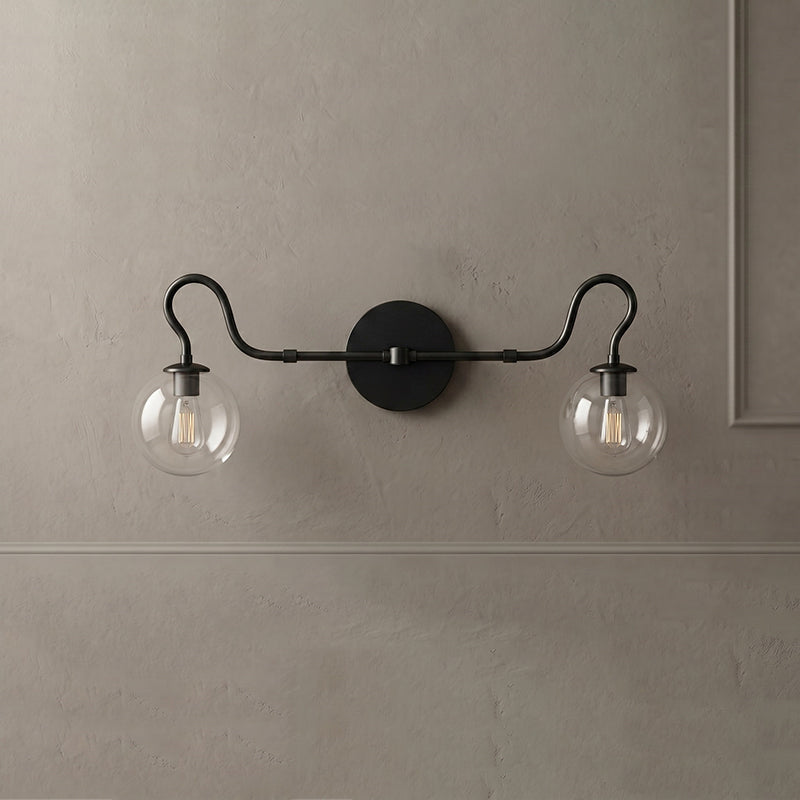 Vegglampe til bad med to messingfargede glasskuler | Ormexis