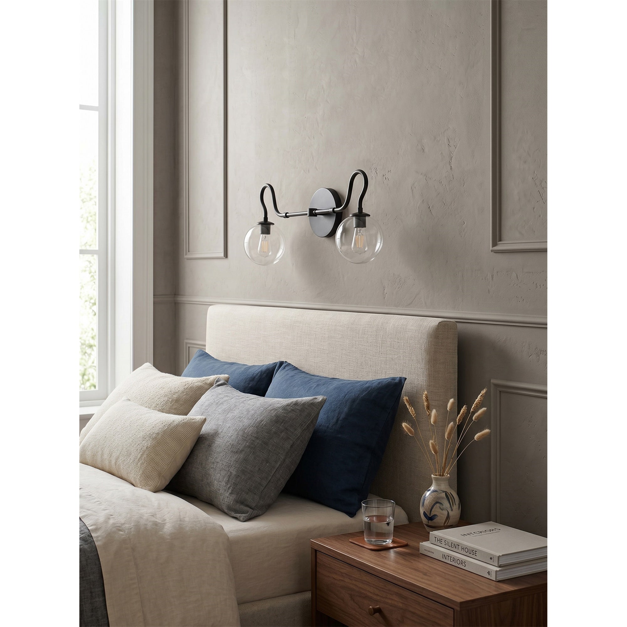 Applique murale de salle de bain à 2 lumières, en laiton et globes en verre | Ormexis