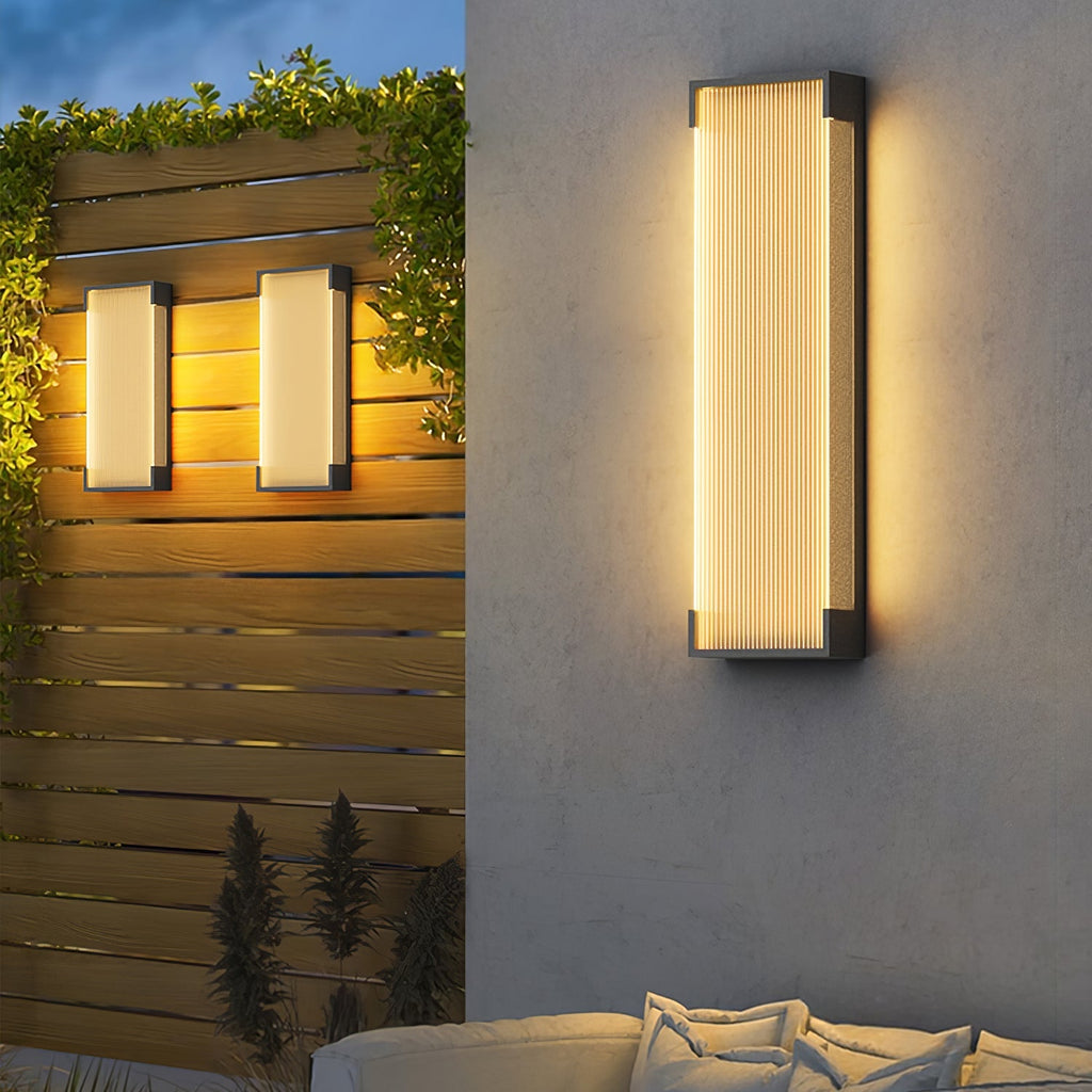 Luz de parede exterior com painel canelado | Ormexis